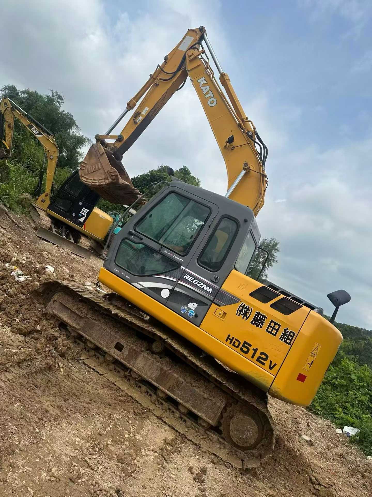 Buy Kato HD512V Used Excavator Buy Kato HD512V Used Excavator