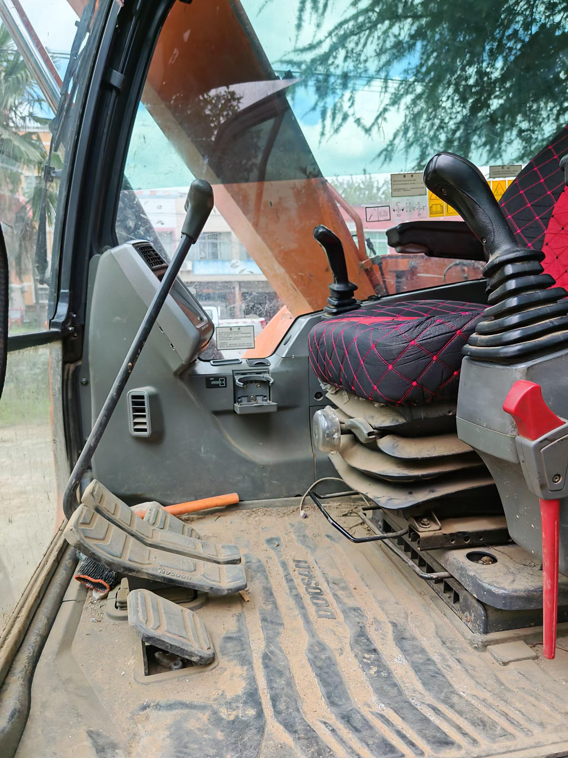 Buy Doosan DX75-9C Used Excavator / 7 Buy Doosan DX75-9C Used Excavator / 7