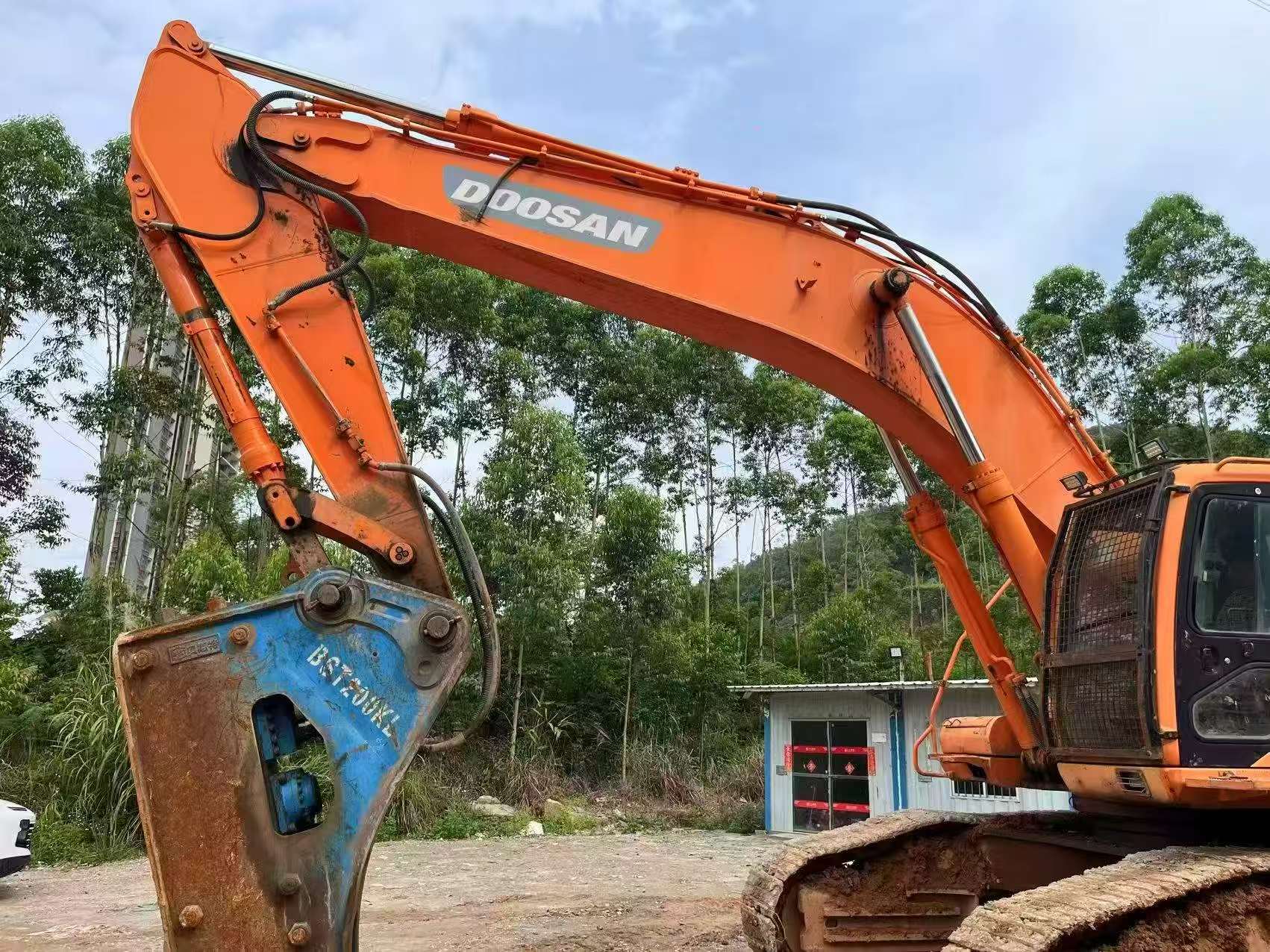 Buy Doosan DH500 Used Excavator / 3 Buy Doosan DH500 Used Excavator / 3