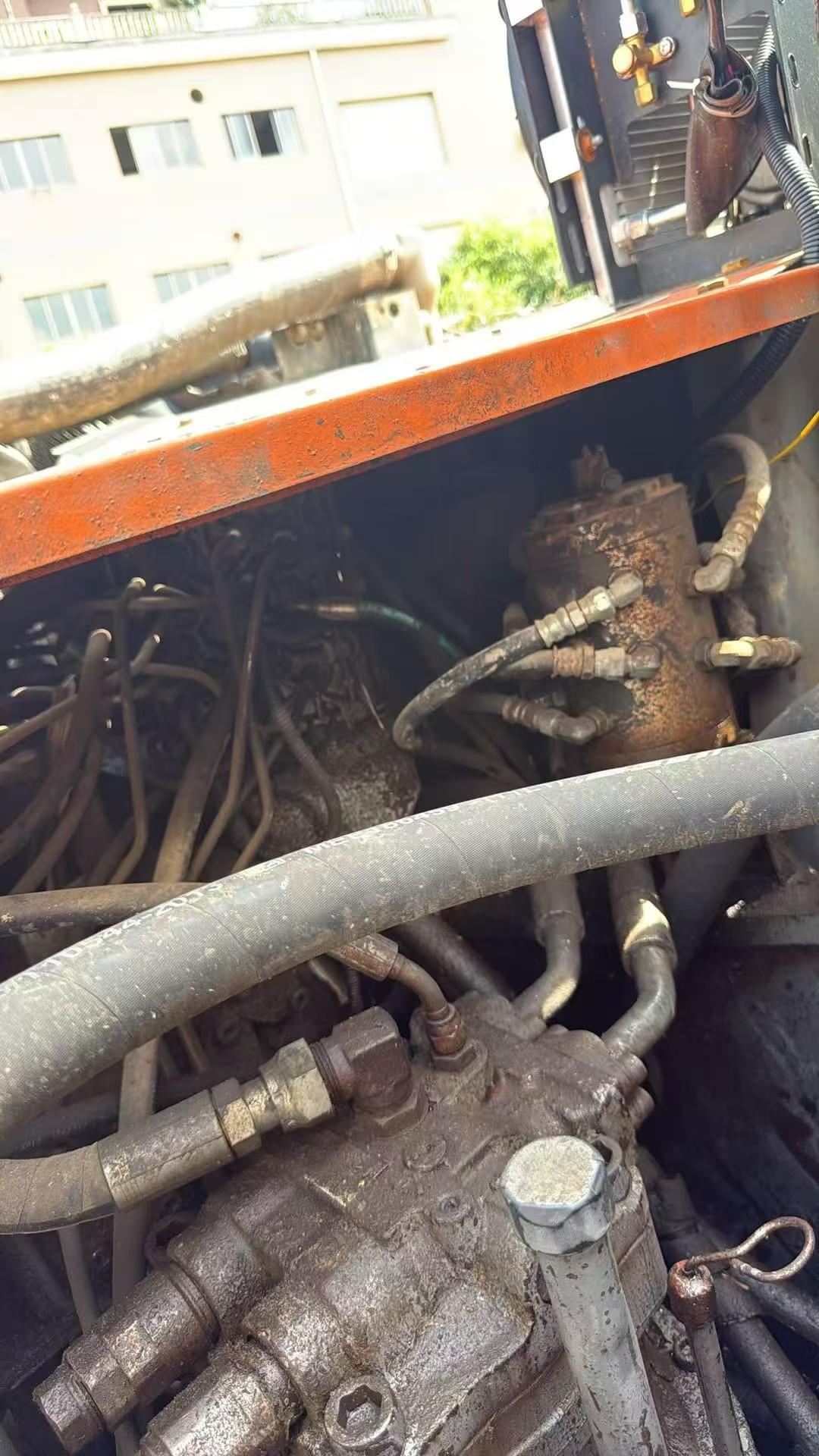 Buy Hitachi ZX200-6 Used Excavator / 6 Buy Hitachi ZX200-6 Used Excavator / 6