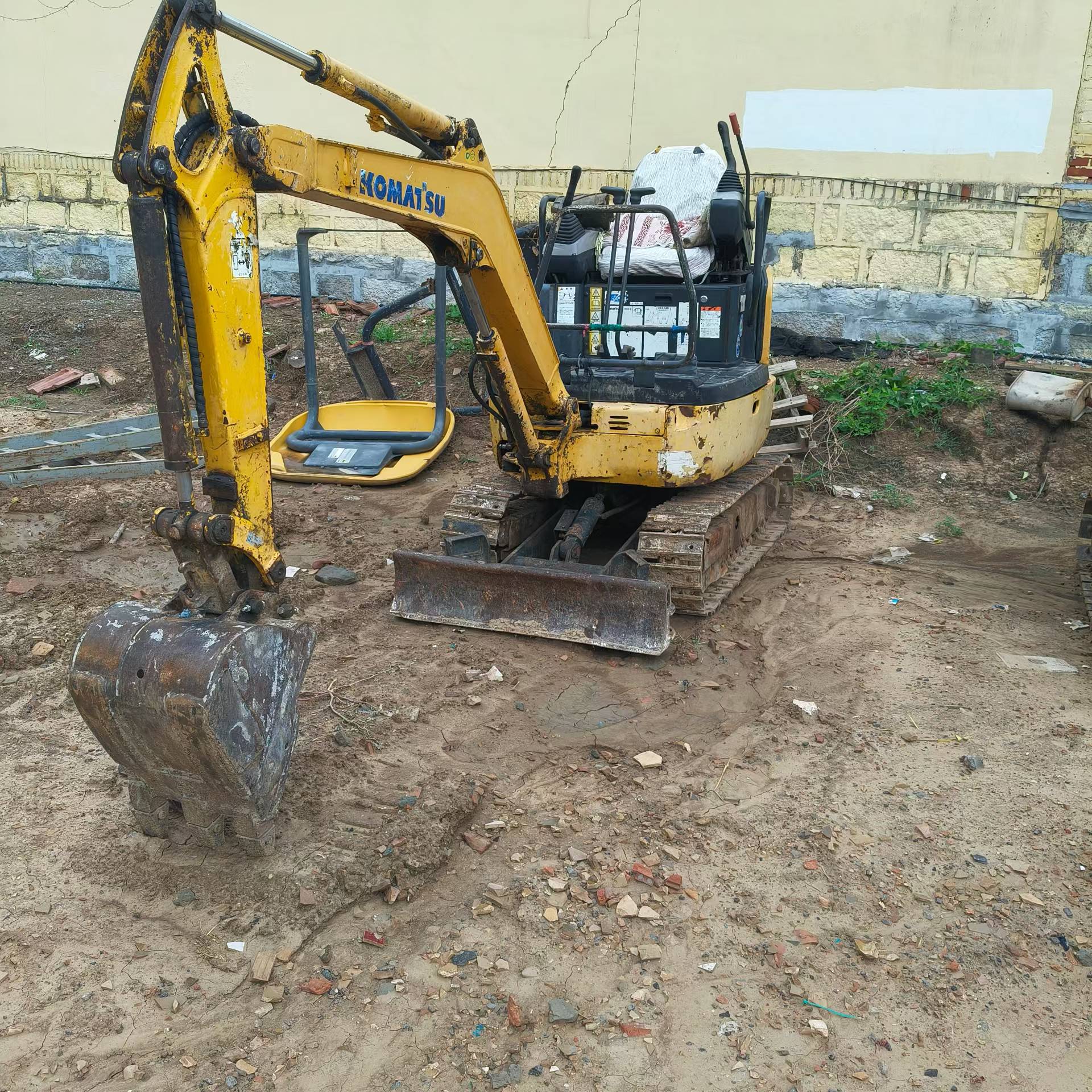 Buy Komatsu PC18MR-2 Used Excavator / 1