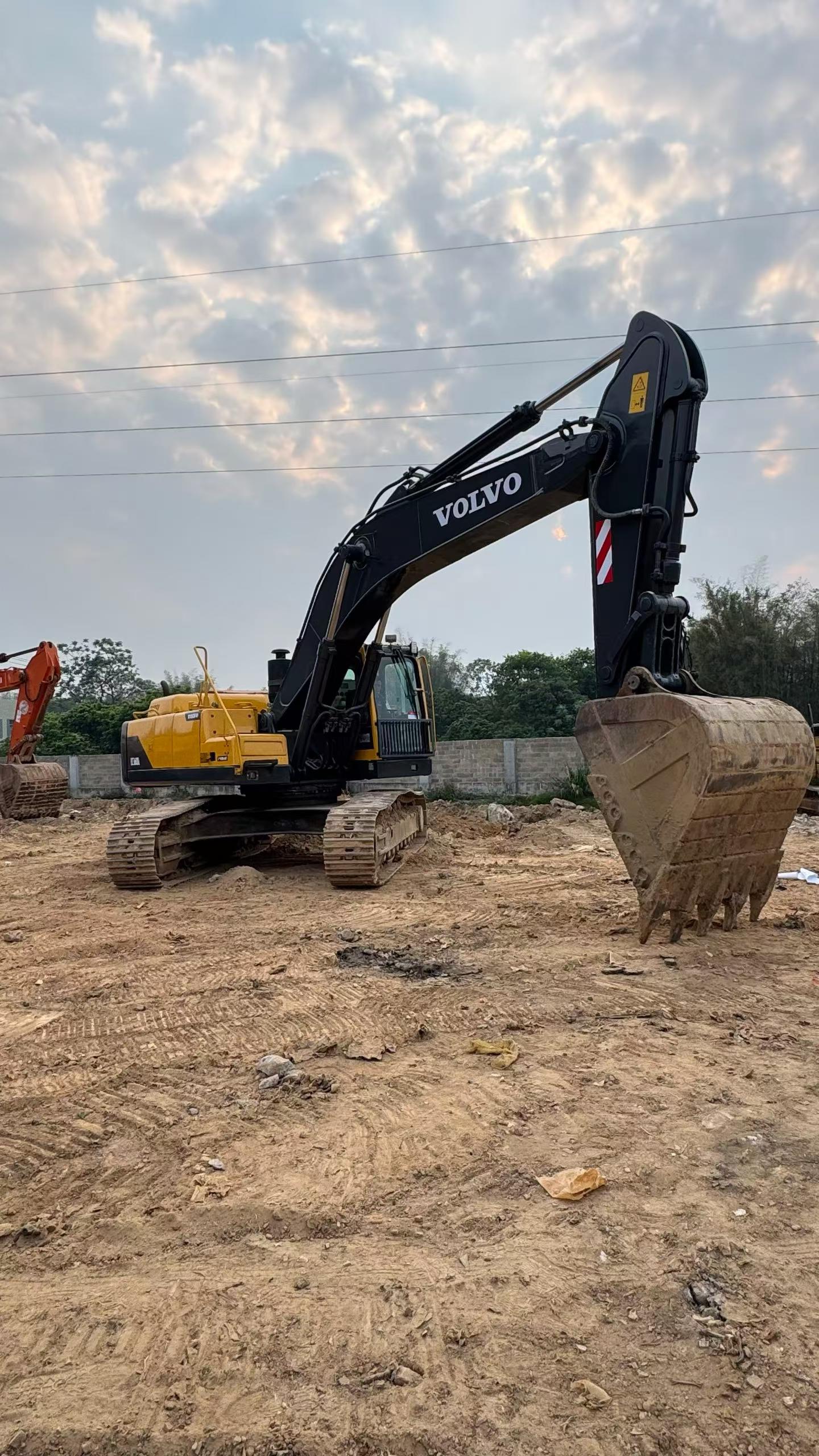 Buy Volvo EC360BL Used Excavator / 2 Buy Volvo EC360BL Used Excavator / 2