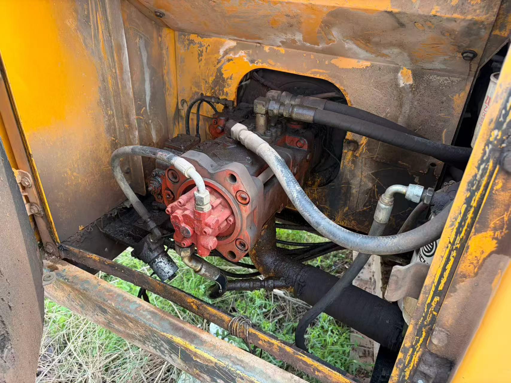 Buy Hyundai R215-7C Used Excavator / 8 Buy Hyundai R215-7C Used Excavator / 8