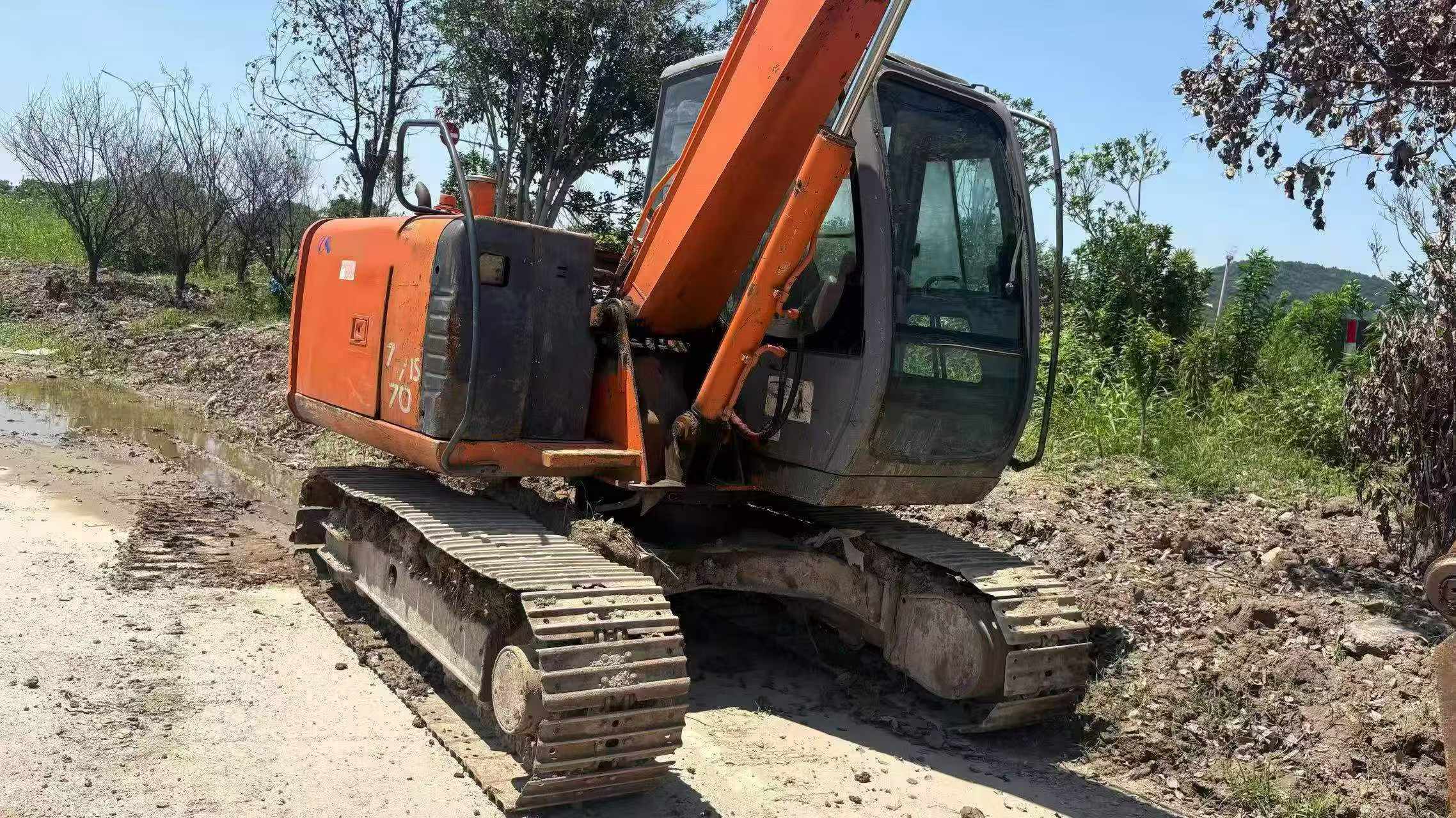 Купить Подержанный Экскаватор Hitachi EX70 / 3 Купить Подержанный Экскаватор Hitachi EX70 / 3