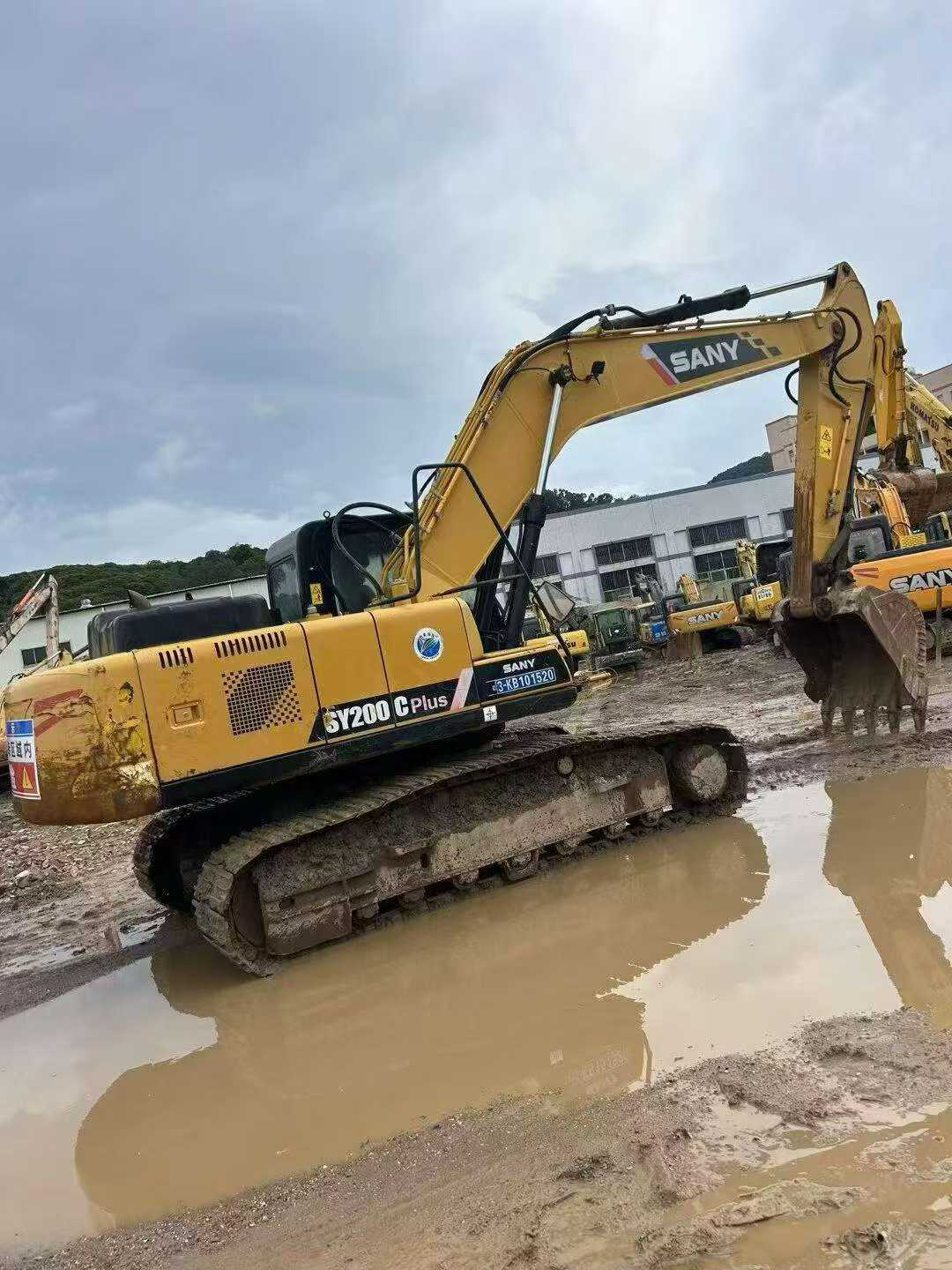 Buy Sany SY200C Used Excavator / 6