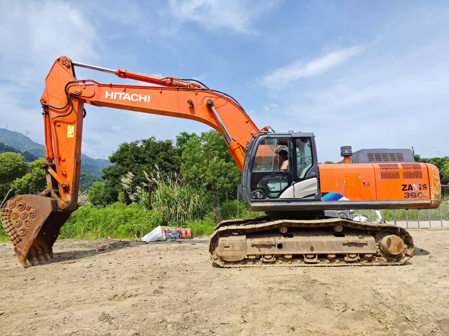 Buy Hitachi EX360-5 Used Excavator / 1