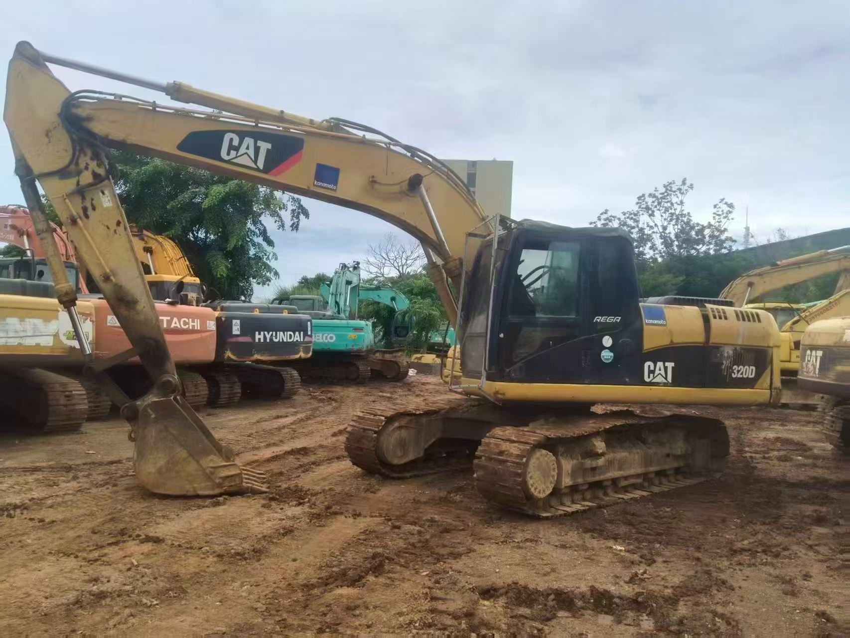 Buy Caterpillar 320D Used Excavator / 2