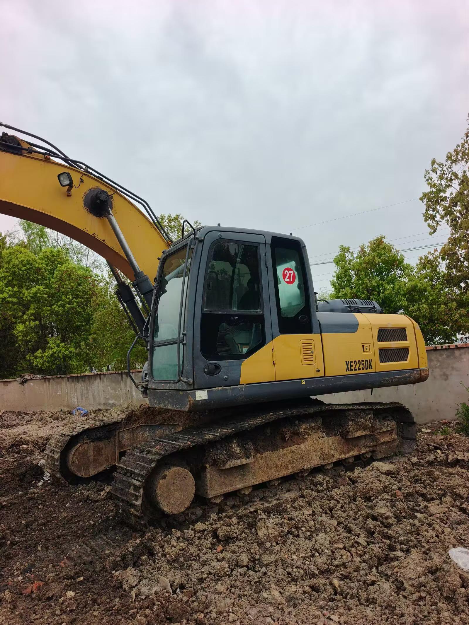 شراء حفارة XCMG LW200 مستعملة / 2