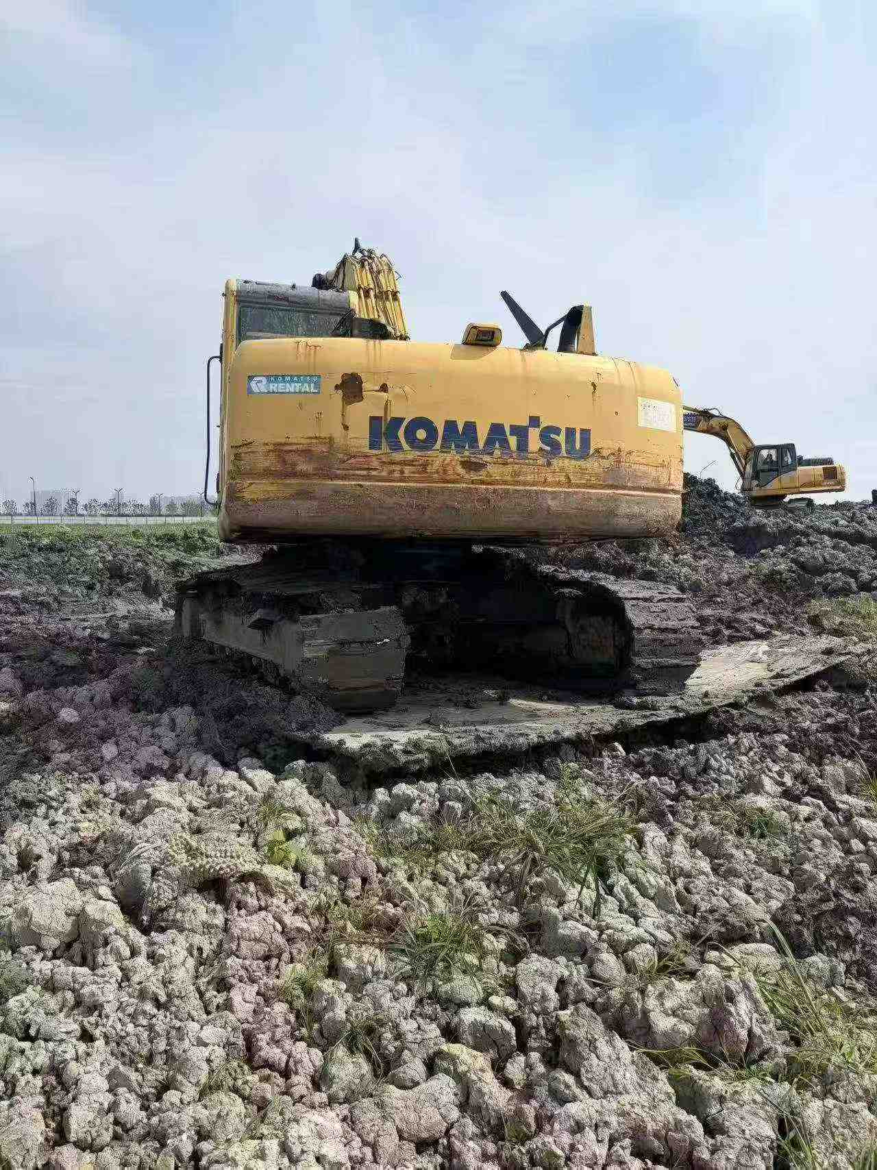 Buy Komatsu PC200 Used Excavator / 3 Buy Komatsu PC200 Used Excavator / 3