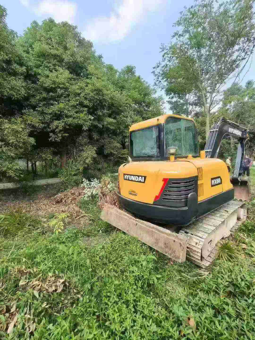Buy Hyundai HX60 Used Excavator / 3 Buy Hyundai HX60 Used Excavator / 3
