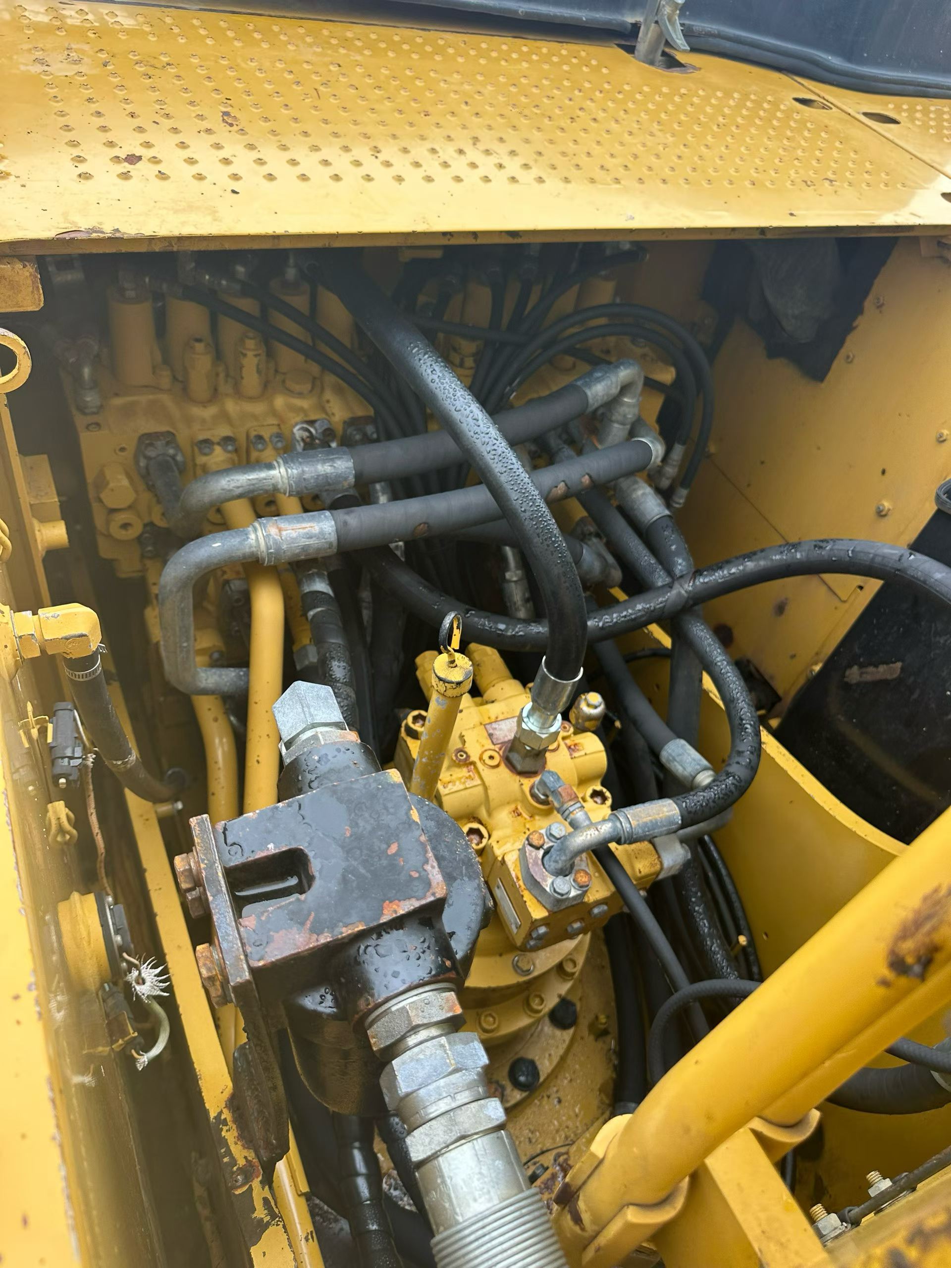 Buy Caterpillar 320D Used Excavator / 5 Buy Caterpillar 320D Used Excavator / 5