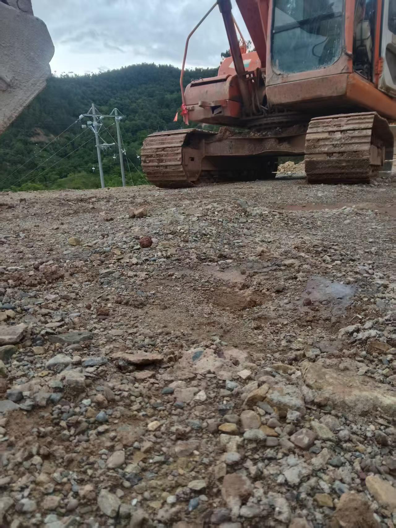 Buy Doosan DH150 Used Excavator / 3 Buy Doosan DH150 Used Excavator / 3