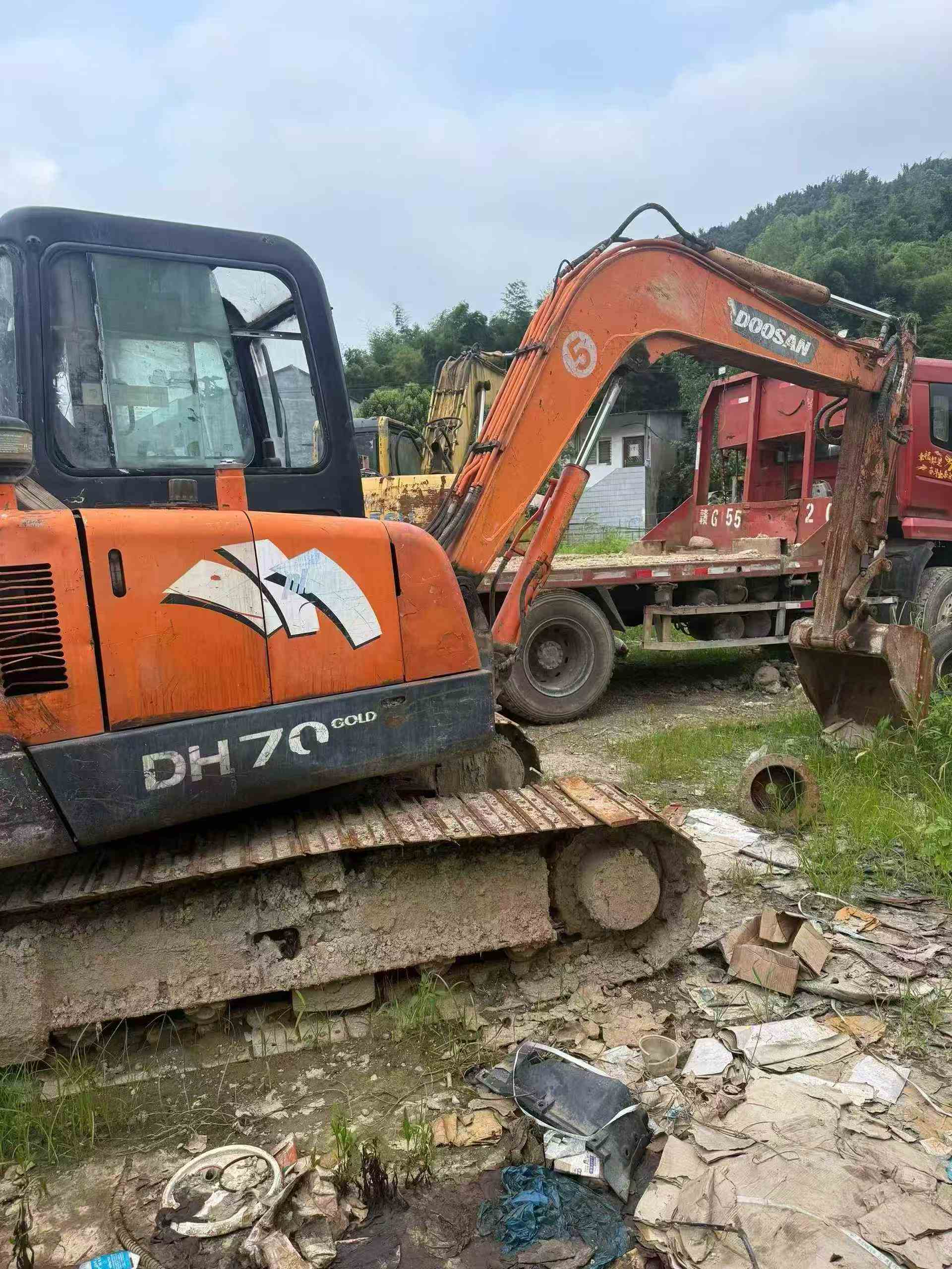Buy Doosan DH55 Used Excavator / 3 Buy Doosan DH55 Used Excavator / 3