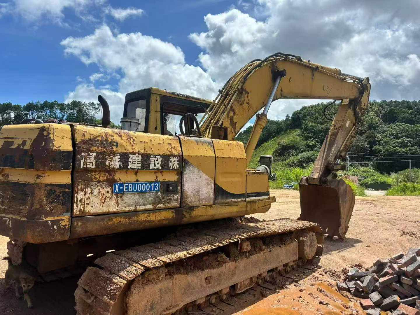 Buy Caterpillar 320V1 Used Excavator / 1