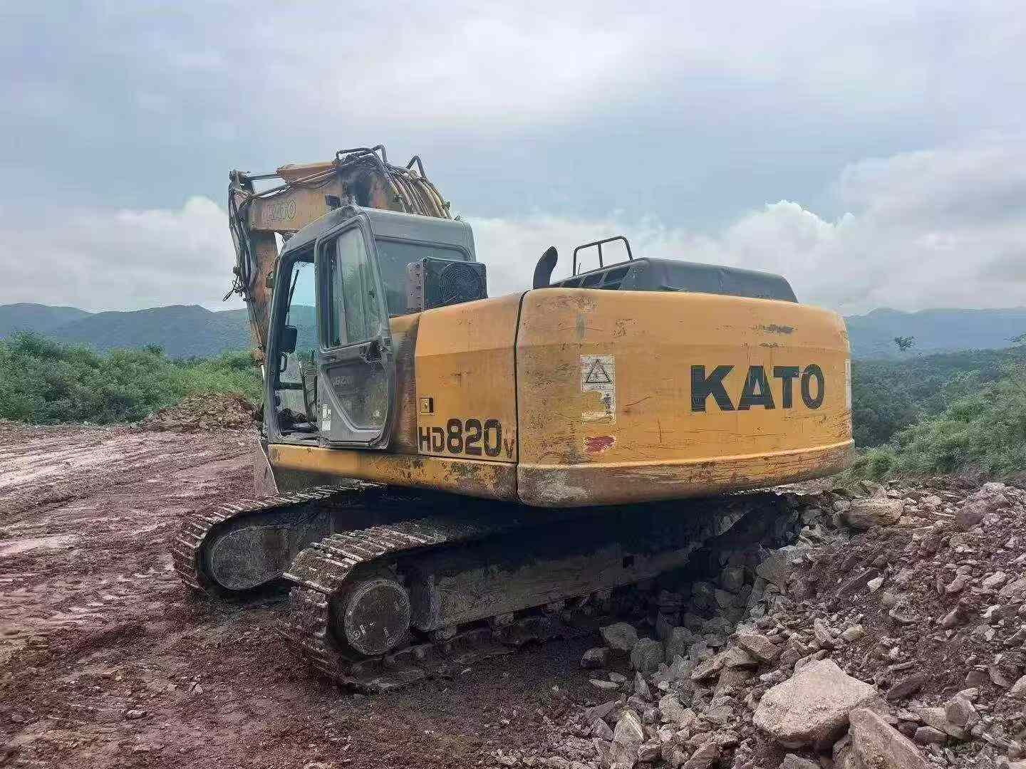 Buy Kato HD1430 Used Excavator / 3 Buy Kato HD1430 Used Excavator / 3
