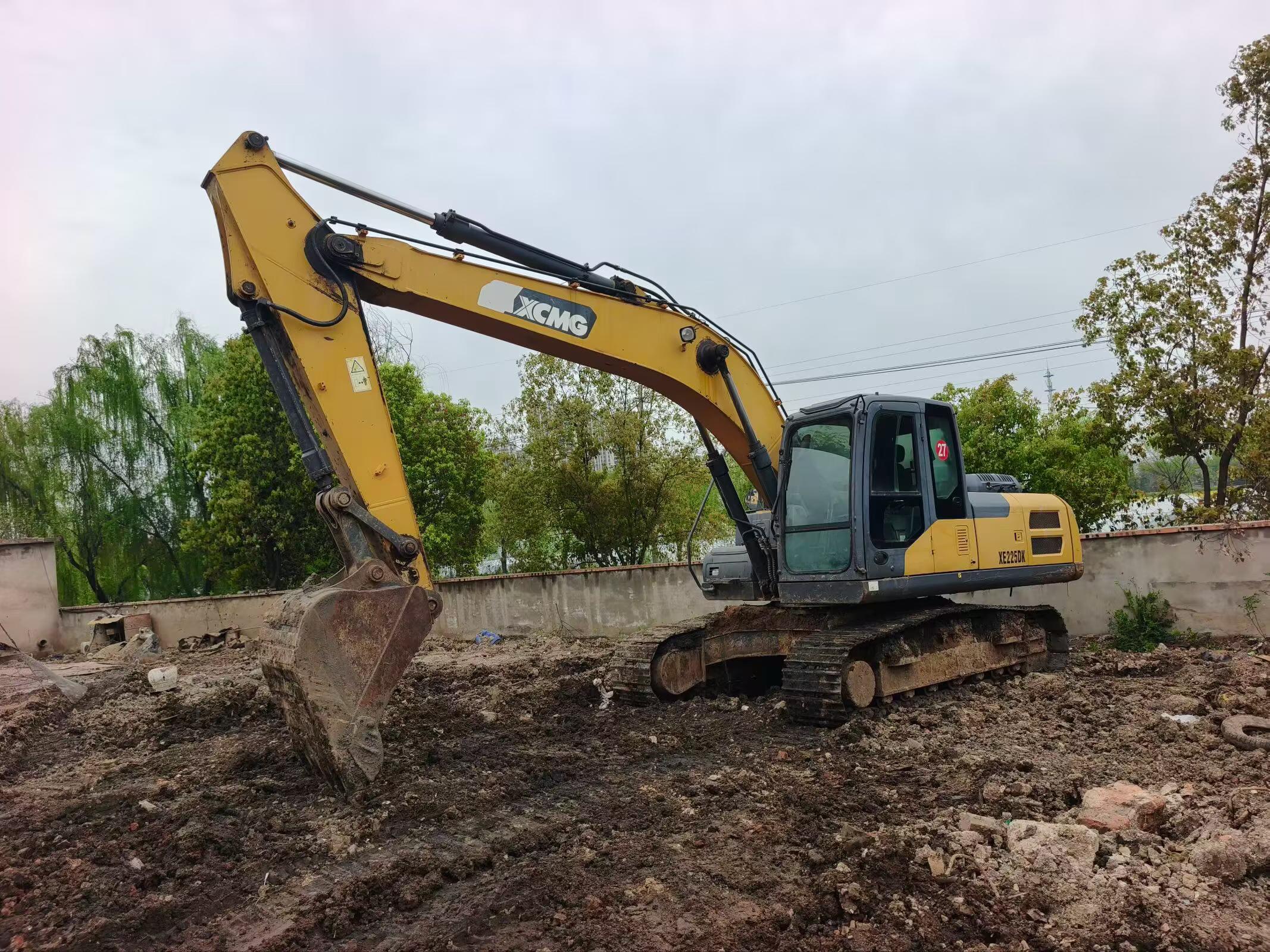 Buy XCMG LW200 Used Excavator