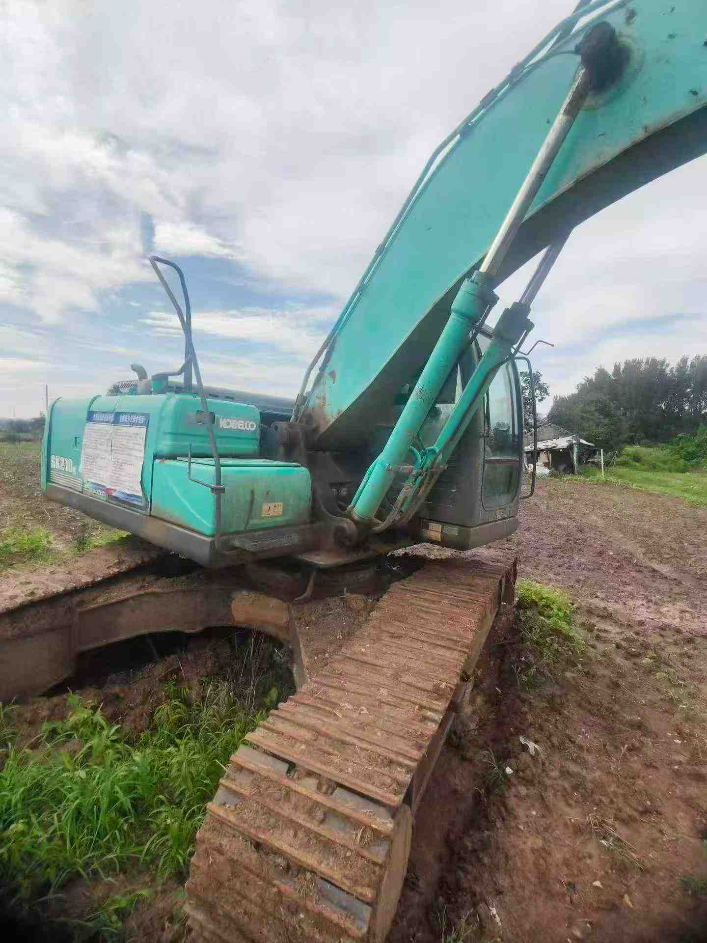 Buy Kobelco SK210 Used Excavator / 2 Buy Kobelco SK210 Used Excavator / 2