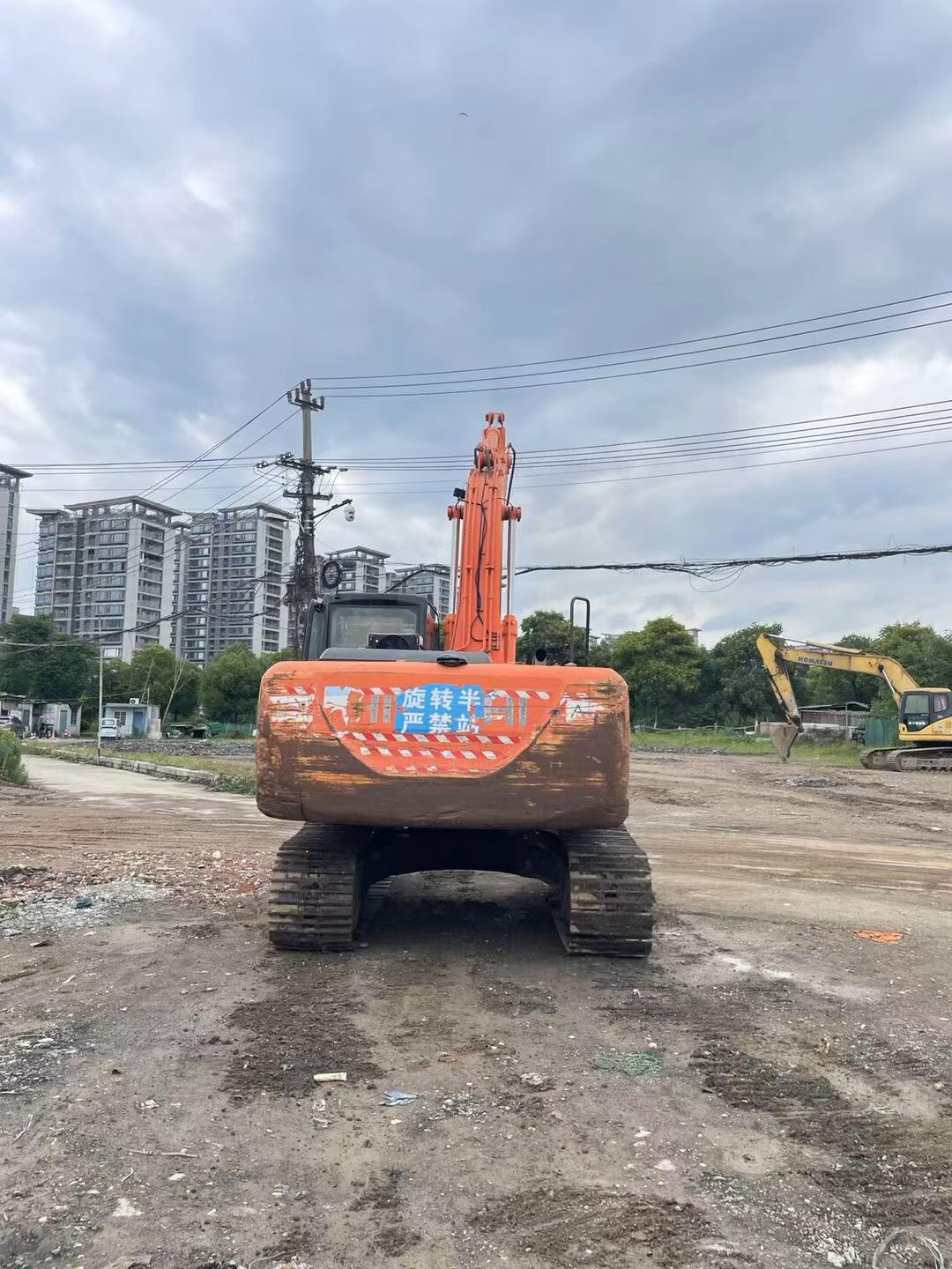 Buy Hitachi ZX200-5G Used Excavator / 3 Buy Hitachi ZX200-5G Used Excavator / 3