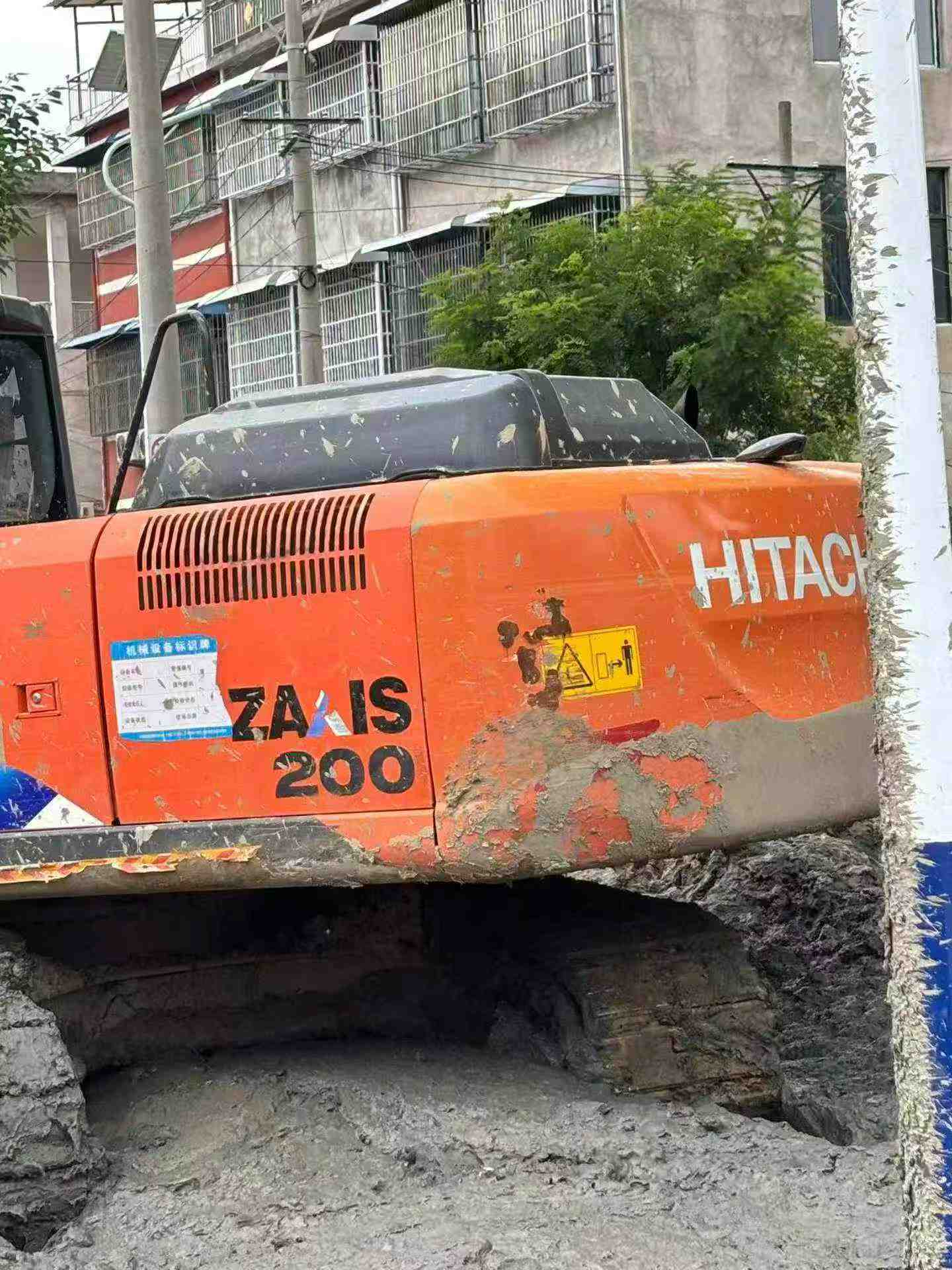 Buy Hitachi EX200-5 Used Excavator / 9 Buy Hitachi EX200-5 Used Excavator / 9