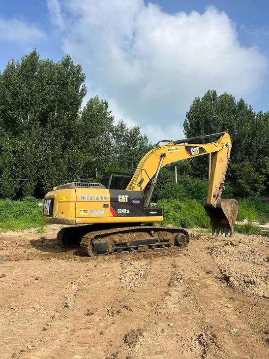 Buy Caterpillar 324D Used Excavator / 1
