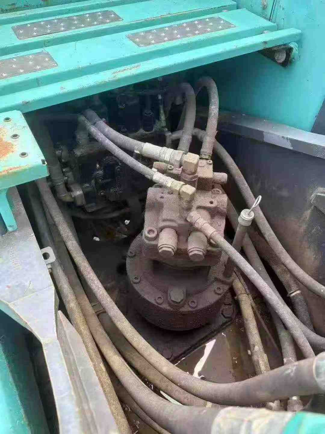 Buy Kobelco SK200-10 Used Excavator / 5