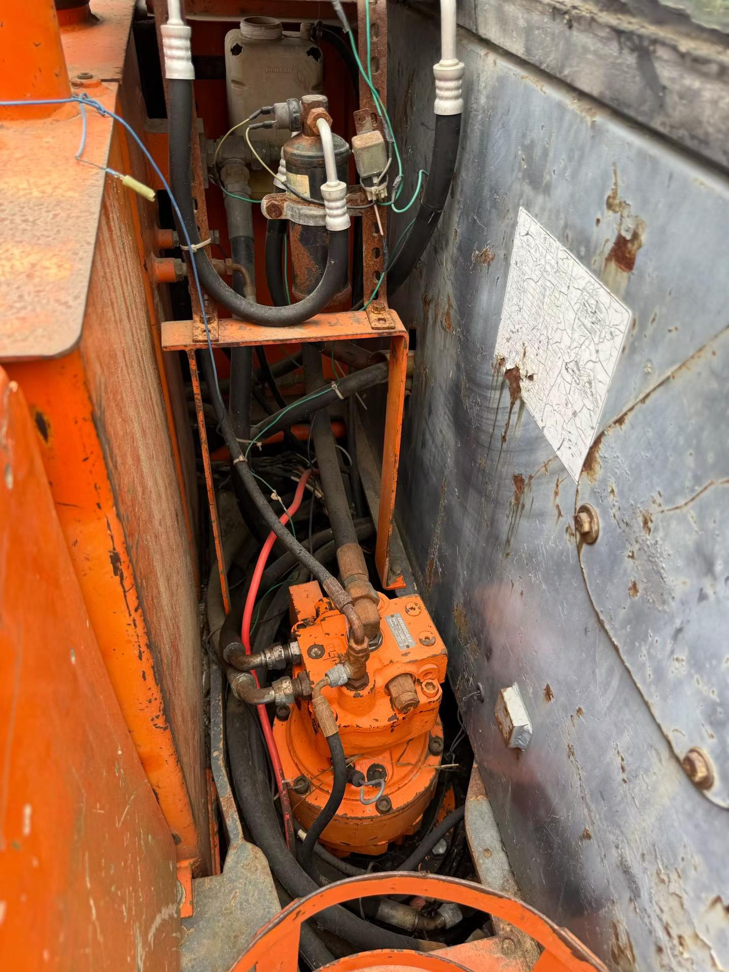 Buy Doosan DH60-7 Used Excavator / 6 Buy Doosan DH60-7 Used Excavator / 6
