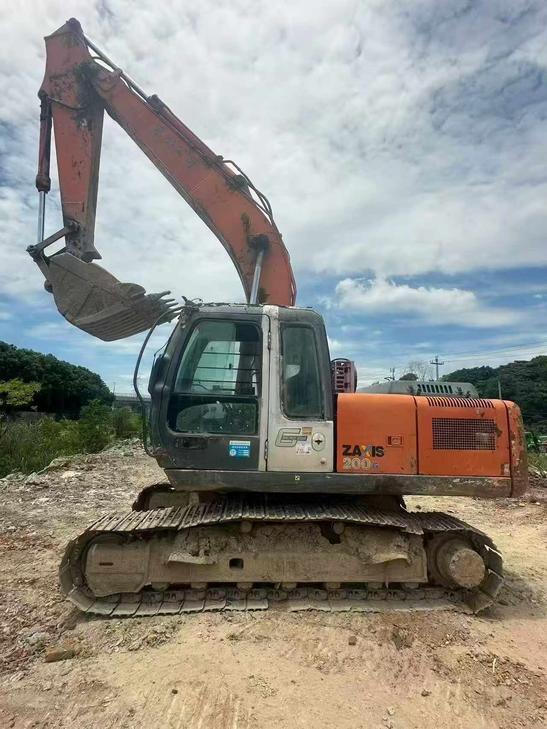 Buy Hitachi ZX200-3G Used Excavator / 1