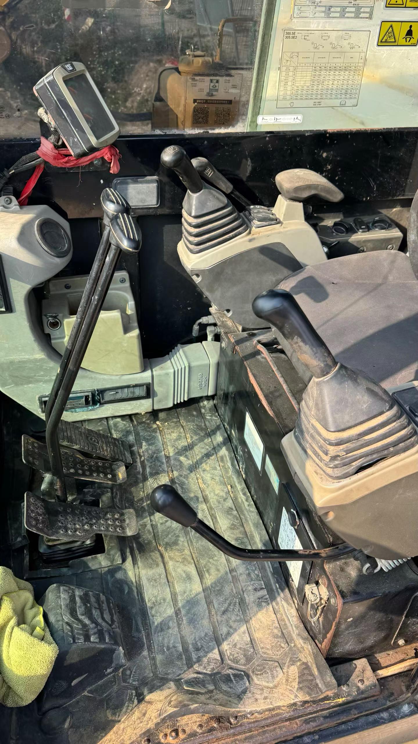 Buy Caterpillar 305.5 Used Excavator / 8 Buy Caterpillar 305.5 Used Excavator / 8