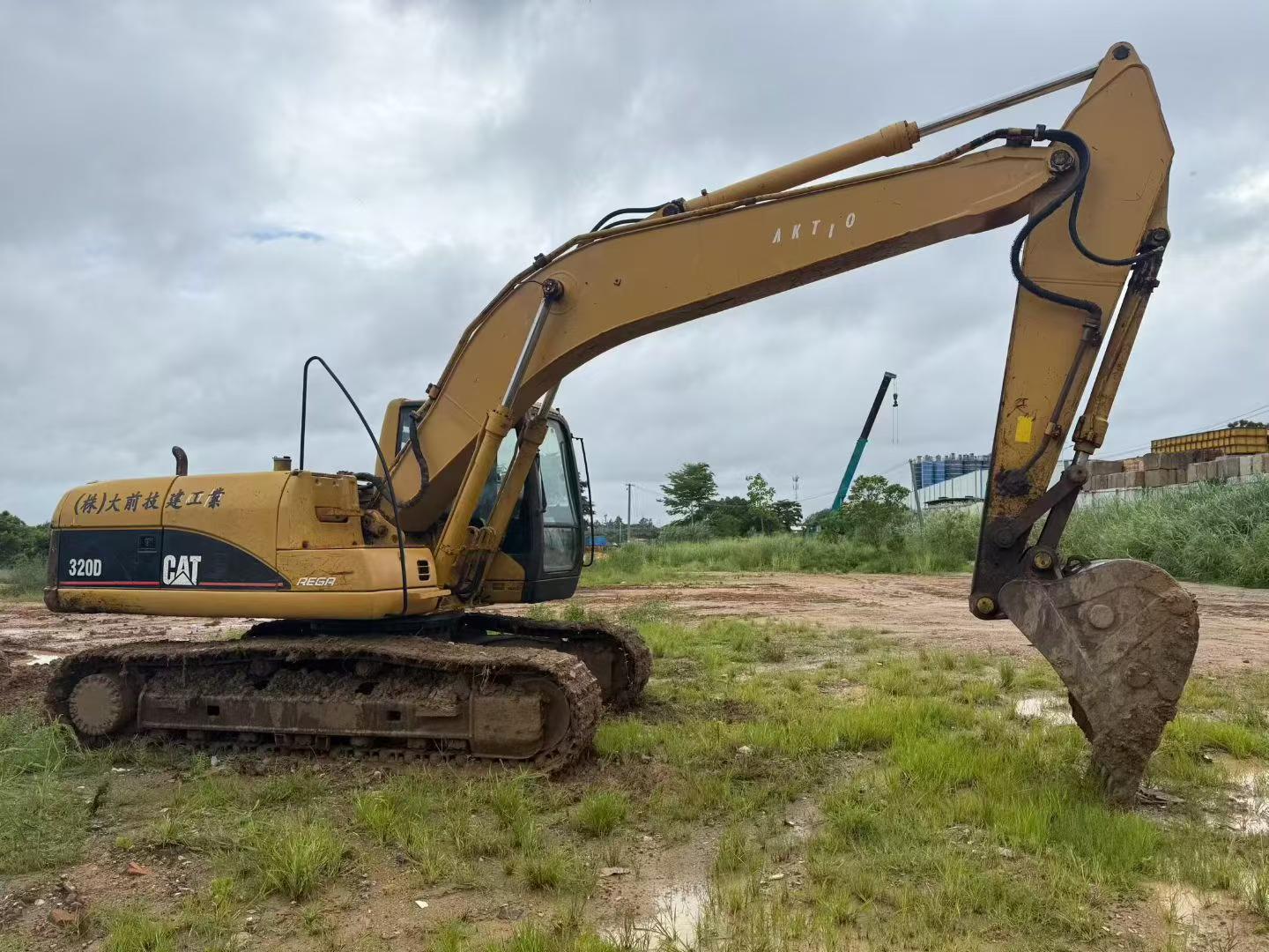 Buy Caterpillar 320C Used Excavator / 6 Buy Caterpillar 320C Used Excavator / 6