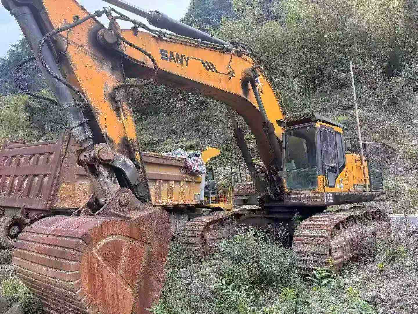 Buy Sany SY700C Used Excavator / 2 Buy Sany SY700C Used Excavator / 2