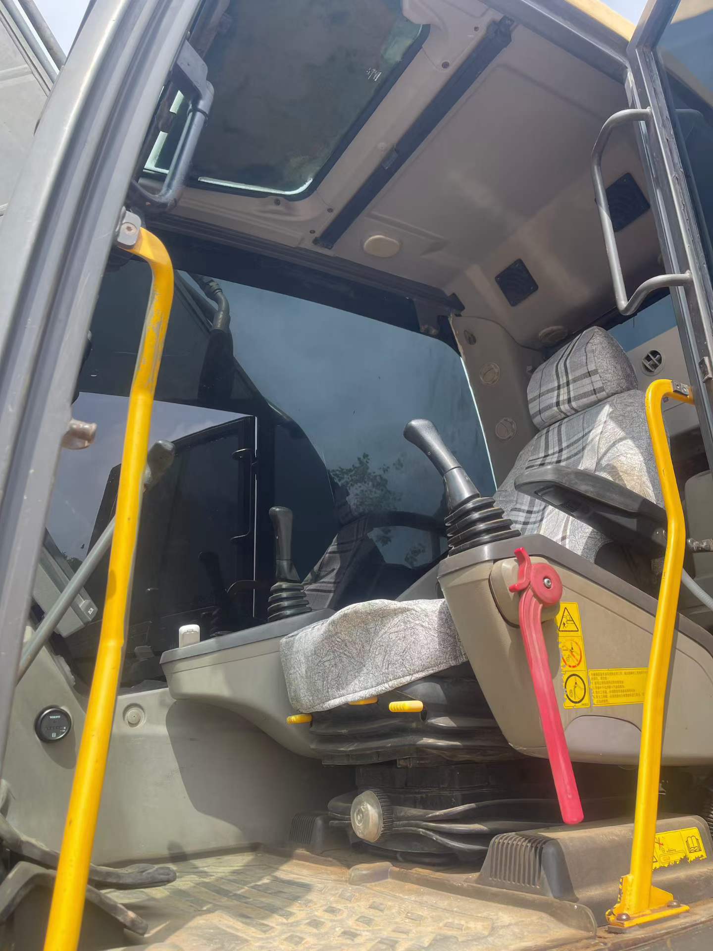 Buy Volvo EC350D Used Excavator / 5 Buy Volvo EC350D Used Excavator / 5
