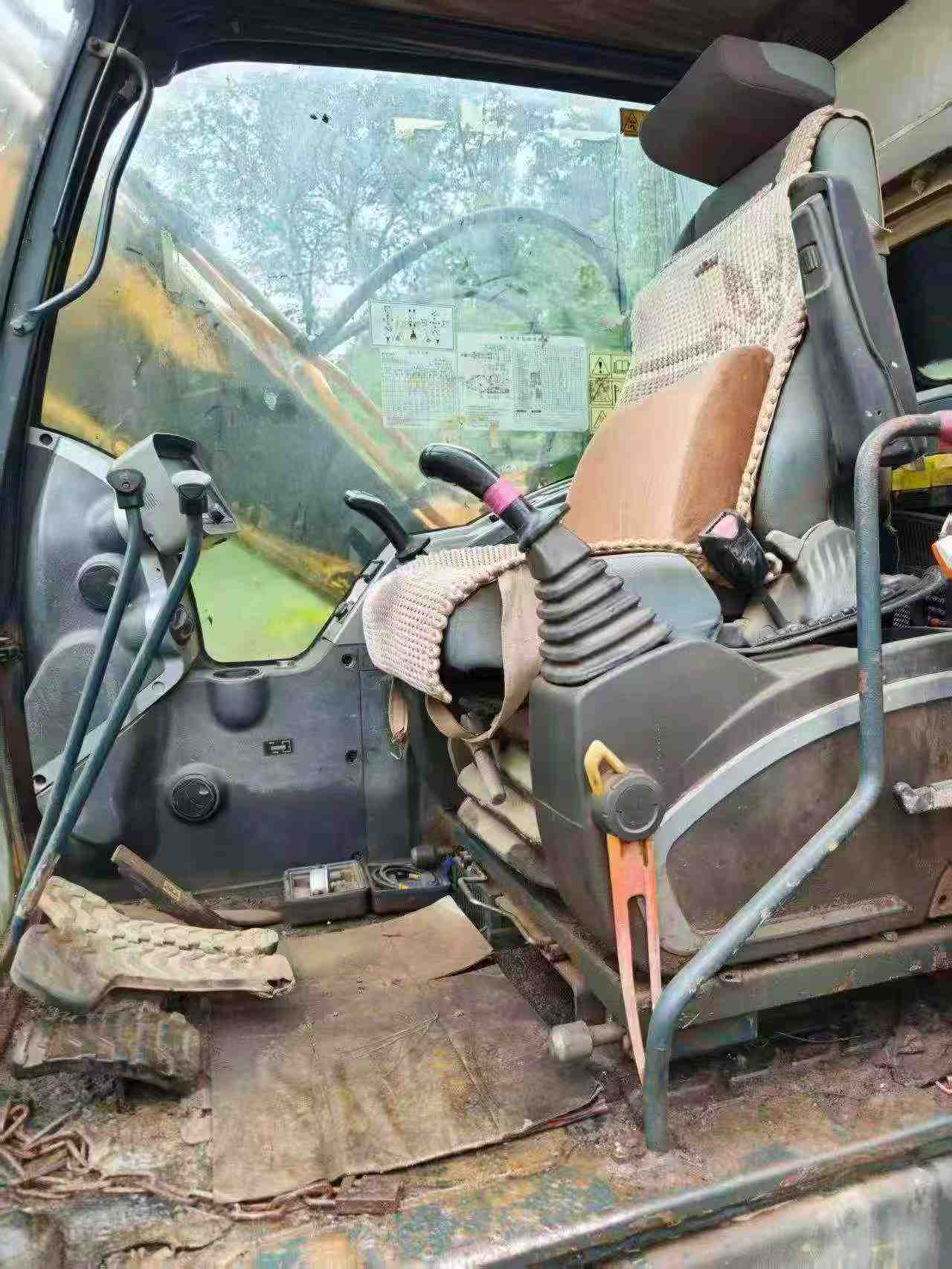 Buy Hyundai R150-7 Used Excavator / 4 Buy Hyundai R150-7 Used Excavator / 4