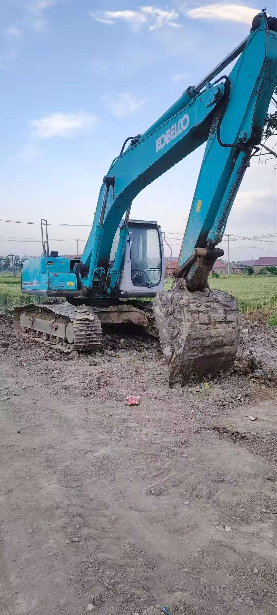 Buy Kobelco SK200-6 Used Excavator / 4 Buy Kobelco SK200-6 Used Excavator / 4