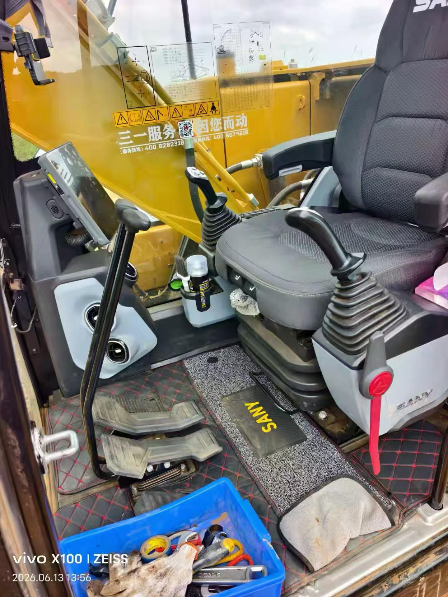 Buy Sany SY135 Used Excavator / 3