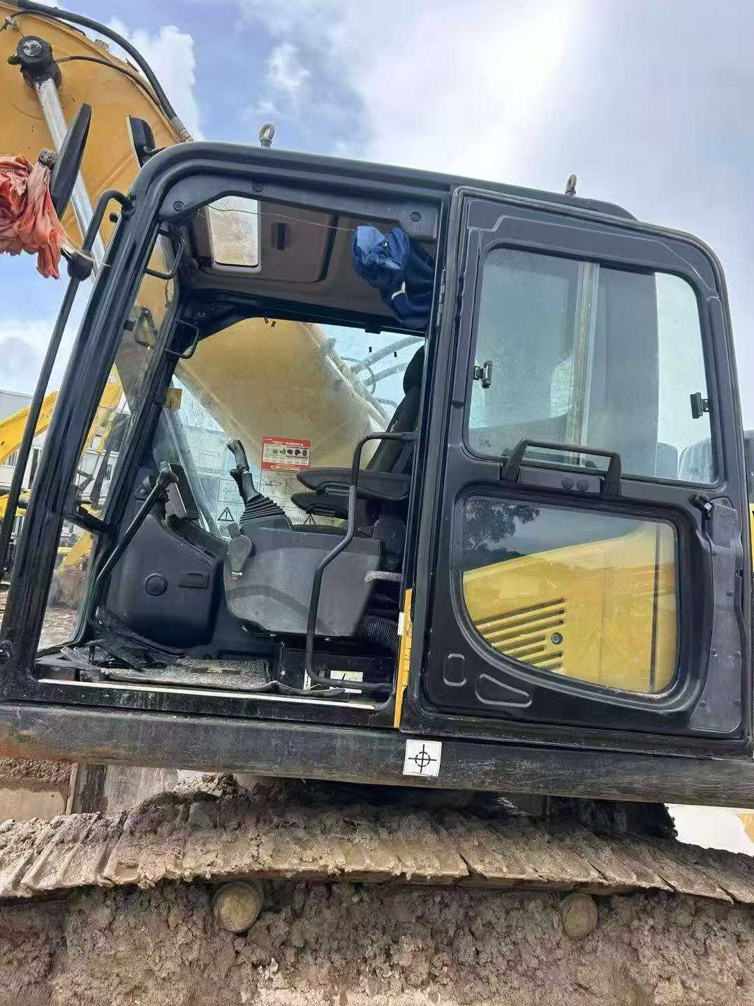Buy Sany SY200C Used Excavator / 4
