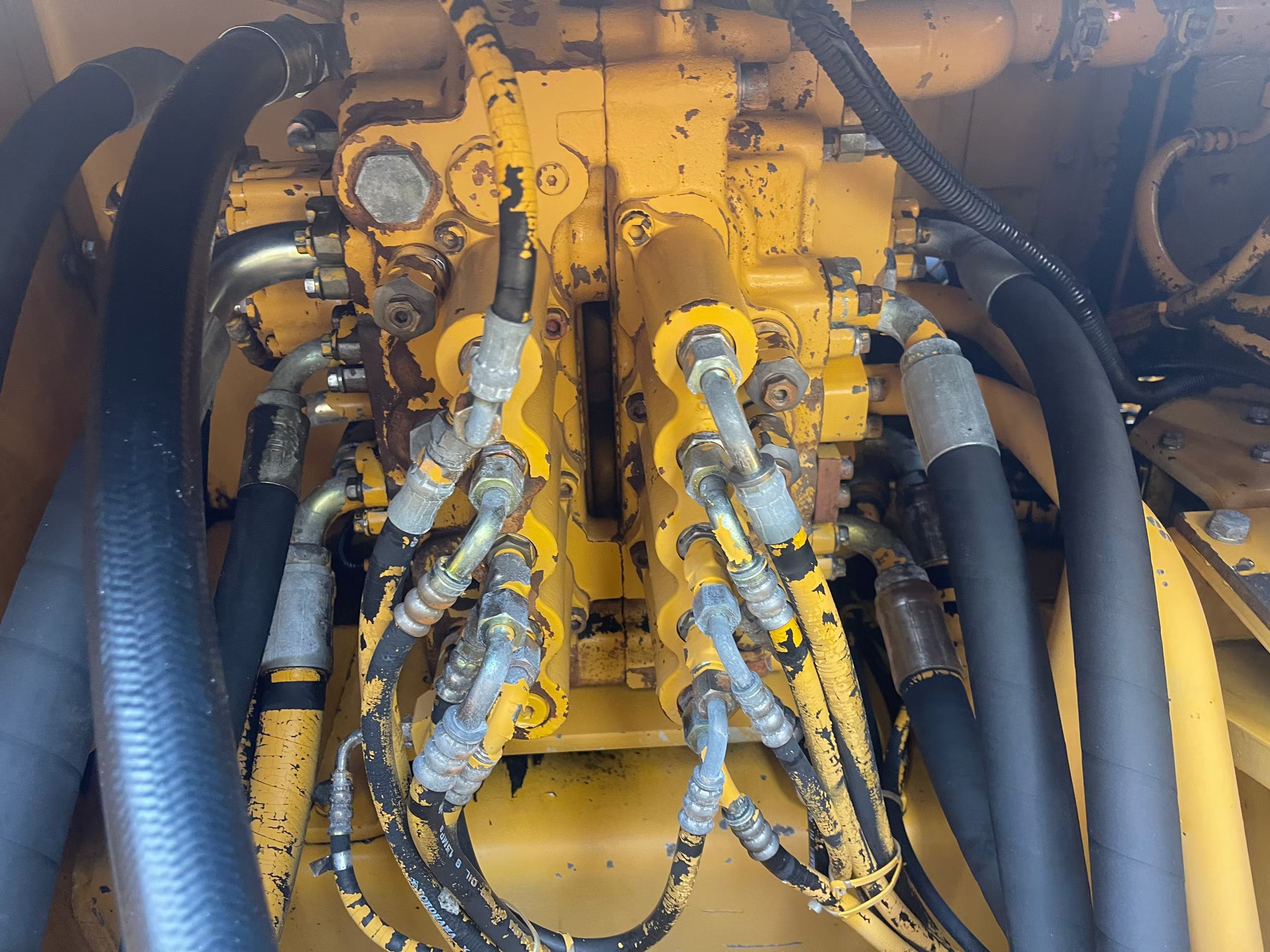 Buy Kato HD1430-7 Used Excavator / 4 Buy Kato HD1430-7 Used Excavator / 4