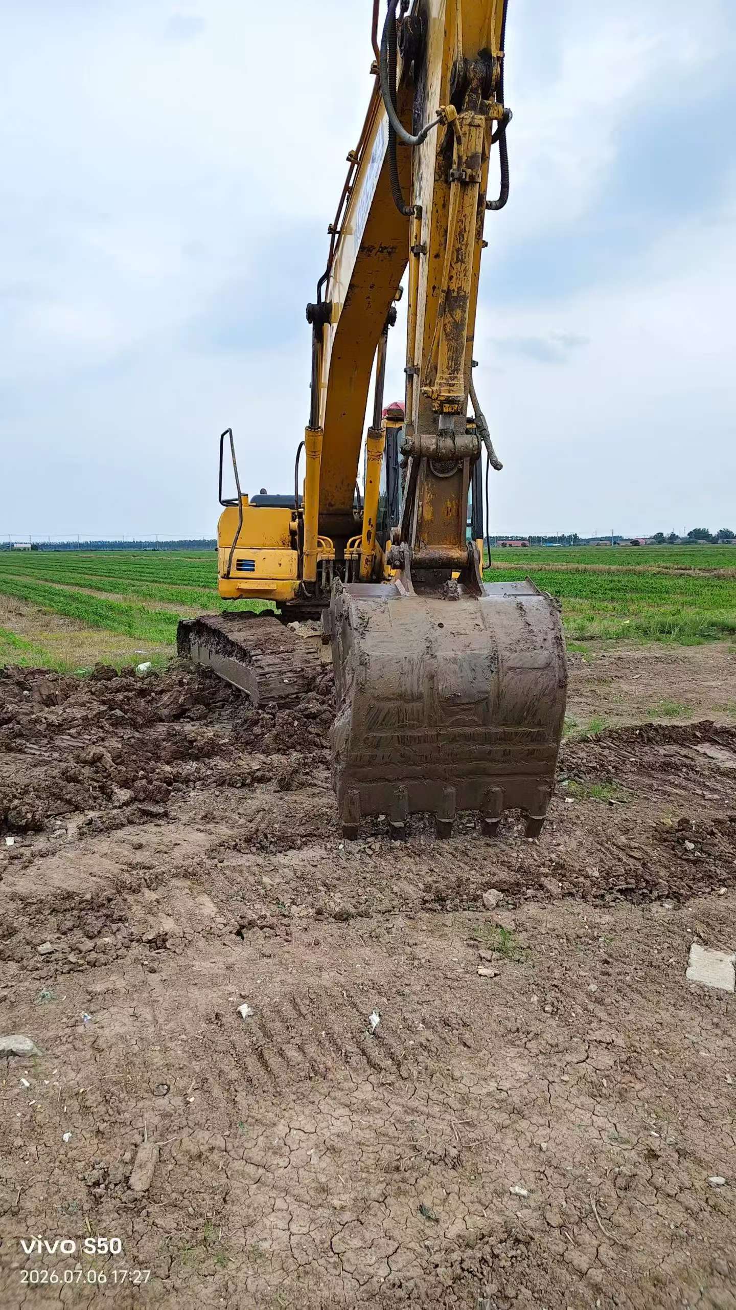 Buy Komatsu PC200-7 Used Excavator / 3 Buy Komatsu PC200-7 Used Excavator / 3