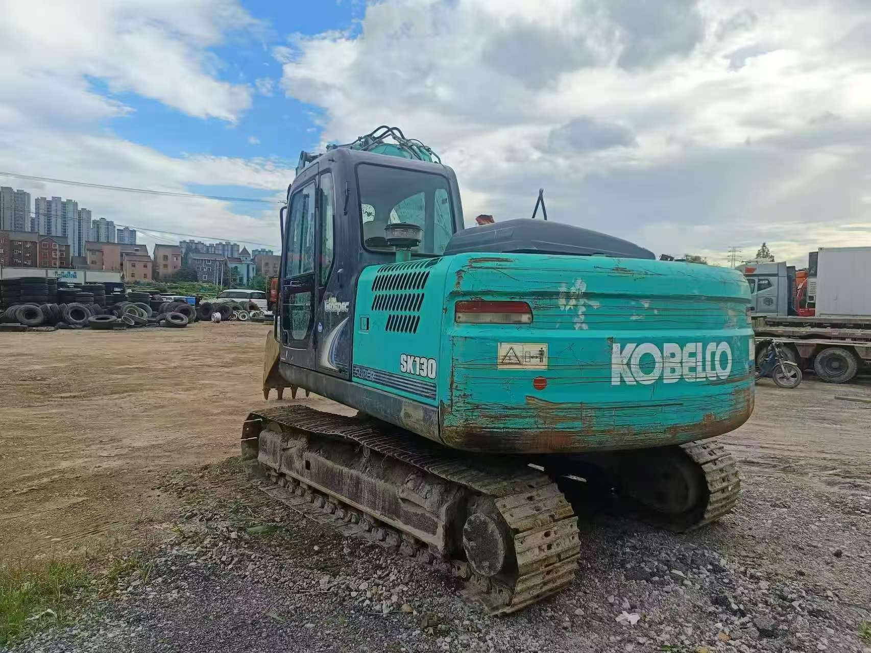 Buy Kobelco SK130 Used Excavator / 2 Buy Kobelco SK130 Used Excavator / 2