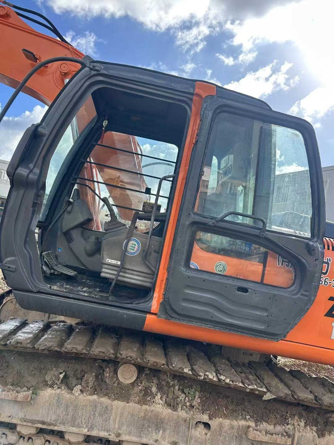 Buy Hitachi EX120-6 Used Excavator / 4 Buy Hitachi EX120-6 Used Excavator / 4