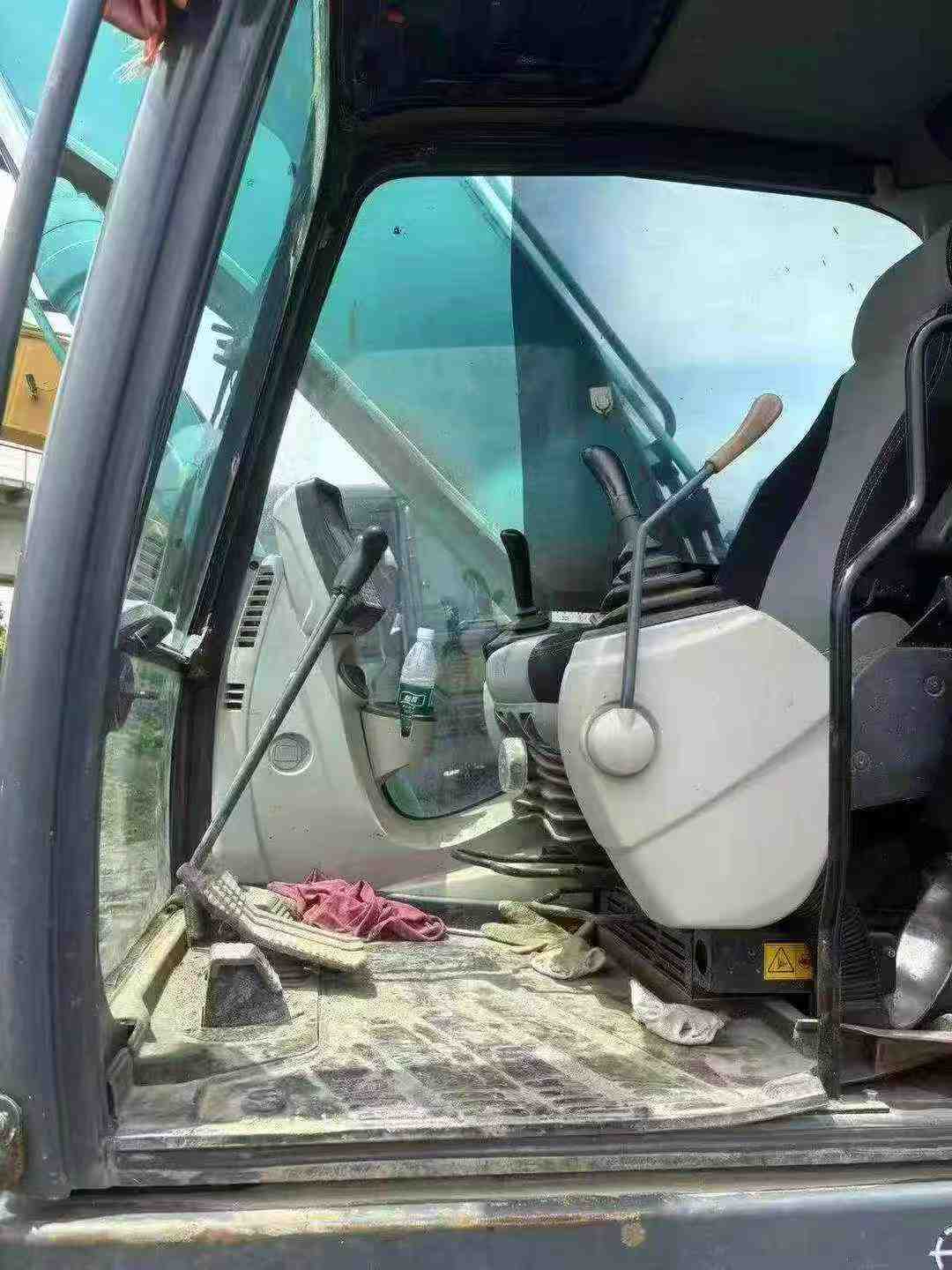 Buy Kobelco SK200-10 Used Excavator / 6