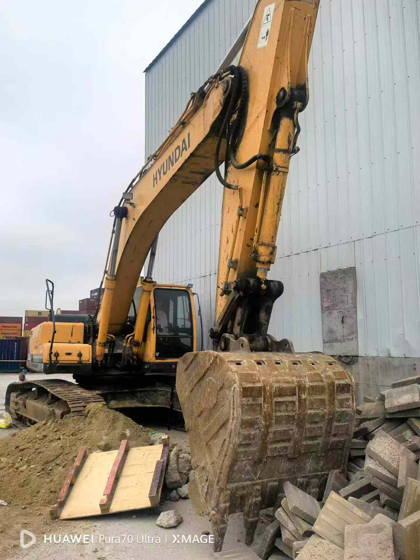 Buy Hyundai R305LVS Used Excavator / 3 Buy Hyundai R305LVS Used Excavator / 3
