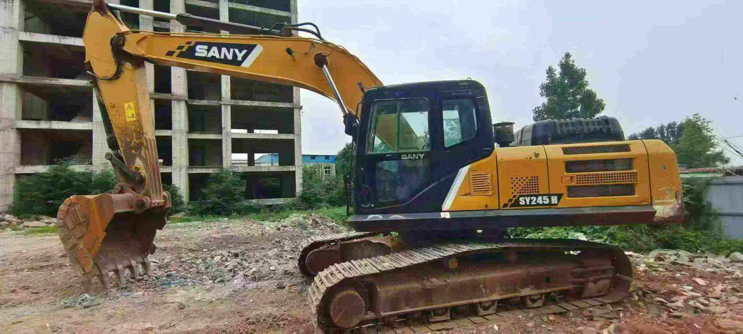 Buy Sany SY245H Used Excavator / 3 Buy Sany SY245H Used Excavator / 3