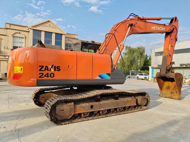 Buy Hitachi ZX240-5A Used Excavator / 1