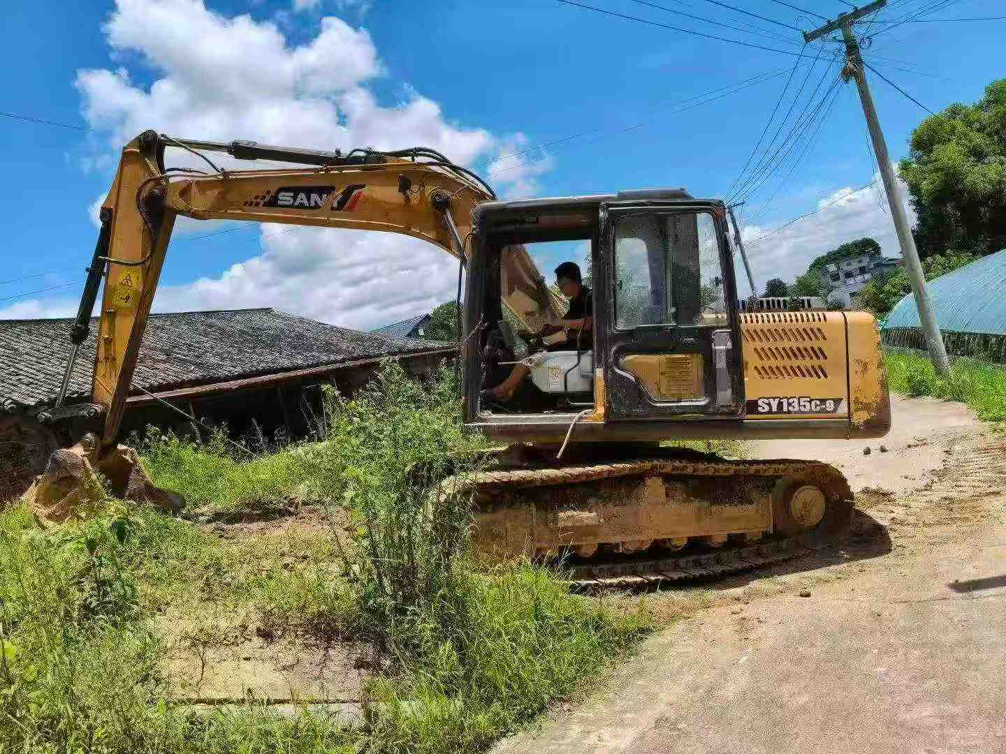 Buy Sany SY115C Used Excavator / 3 Buy Sany SY115C Used Excavator / 3