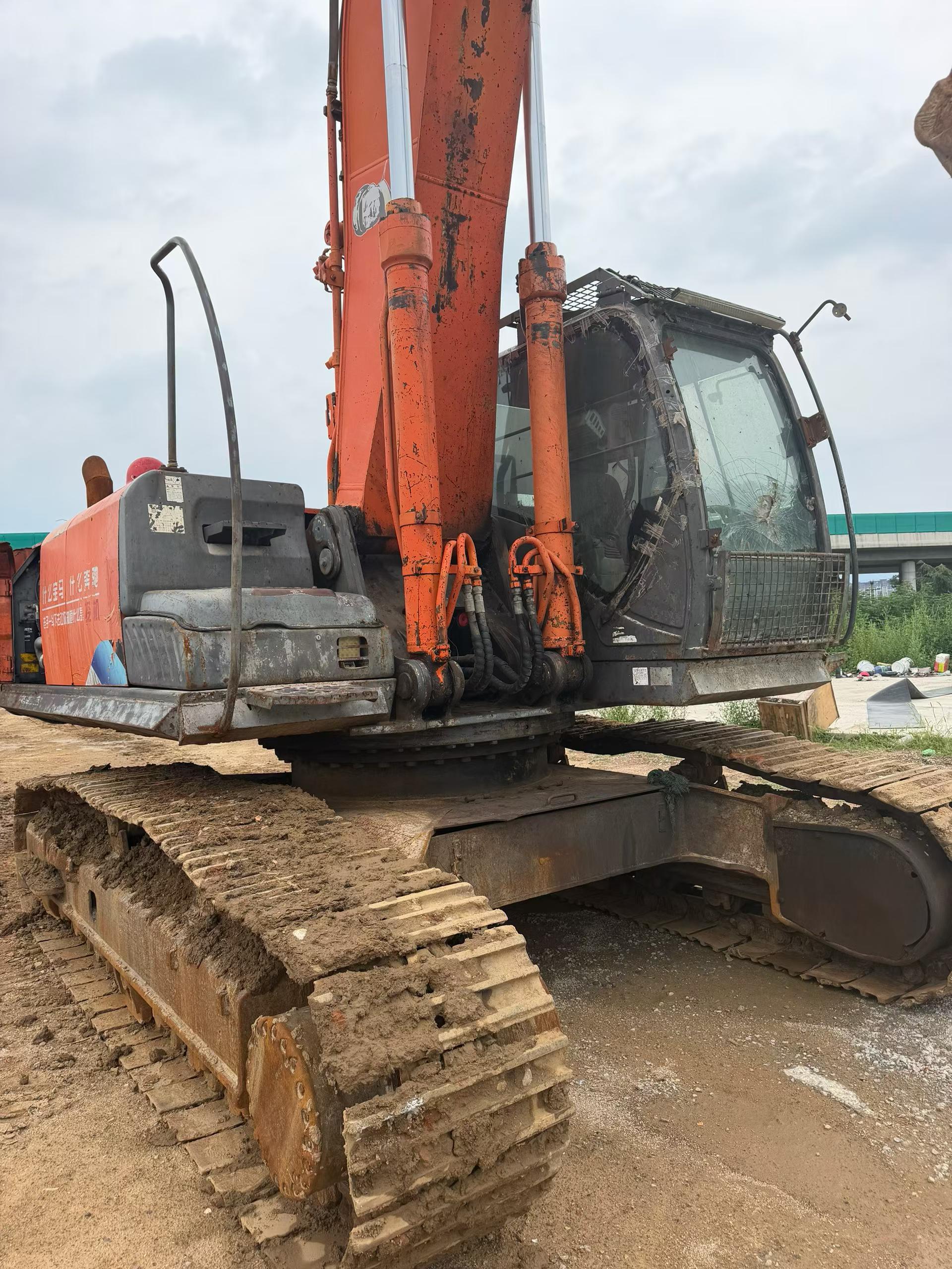 Buy Hitachi EX350 Used Excavator / 4 Buy Hitachi EX350 Used Excavator / 4