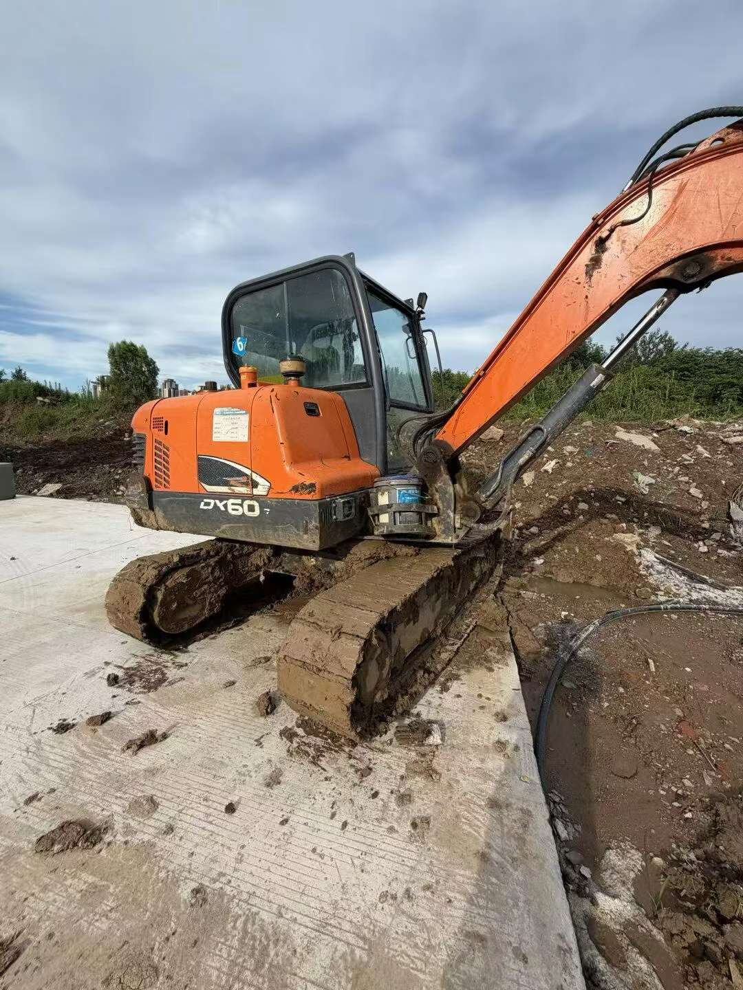 Buy Doosan DH55 Used Excavator / 2 Buy Doosan DH55 Used Excavator / 2