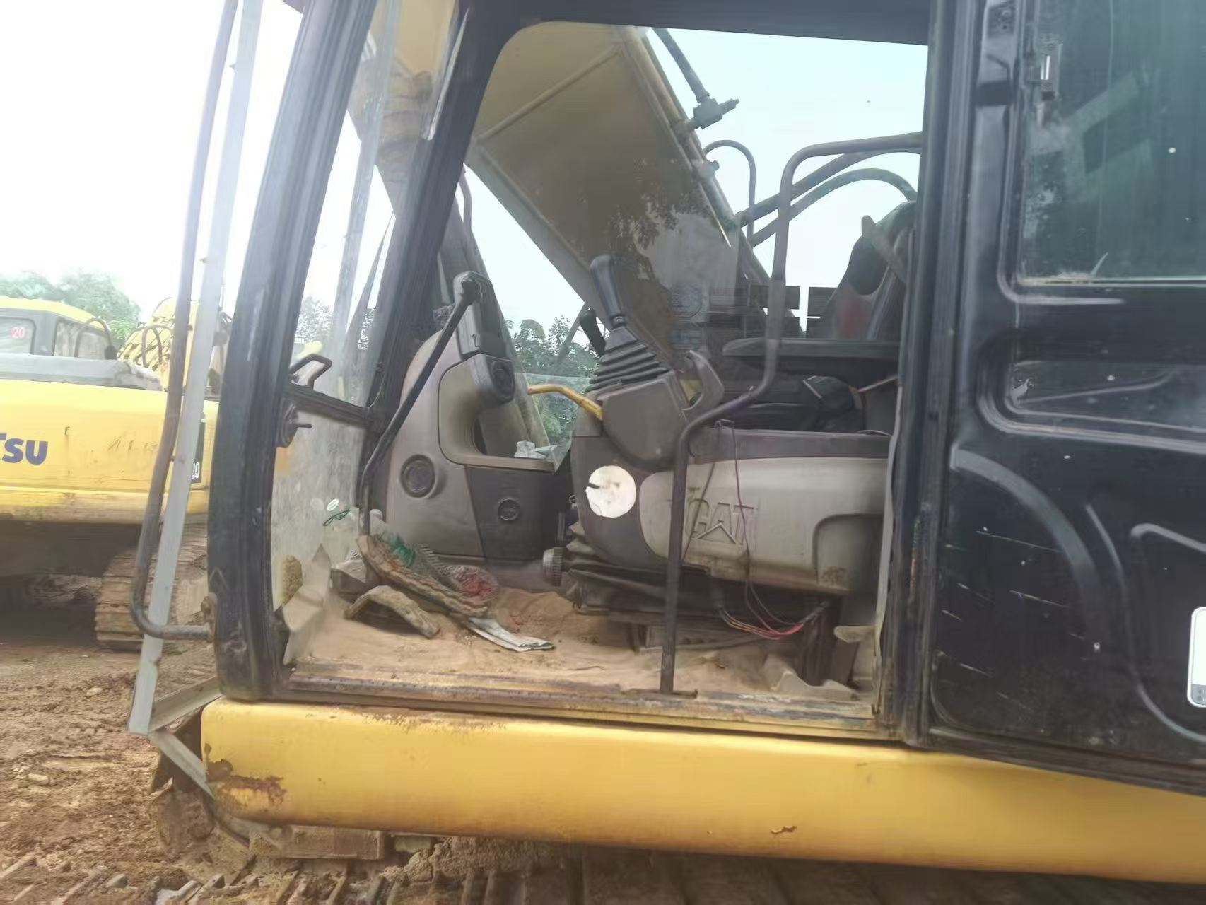 Buy Caterpillar 320D Used Excavator / 3