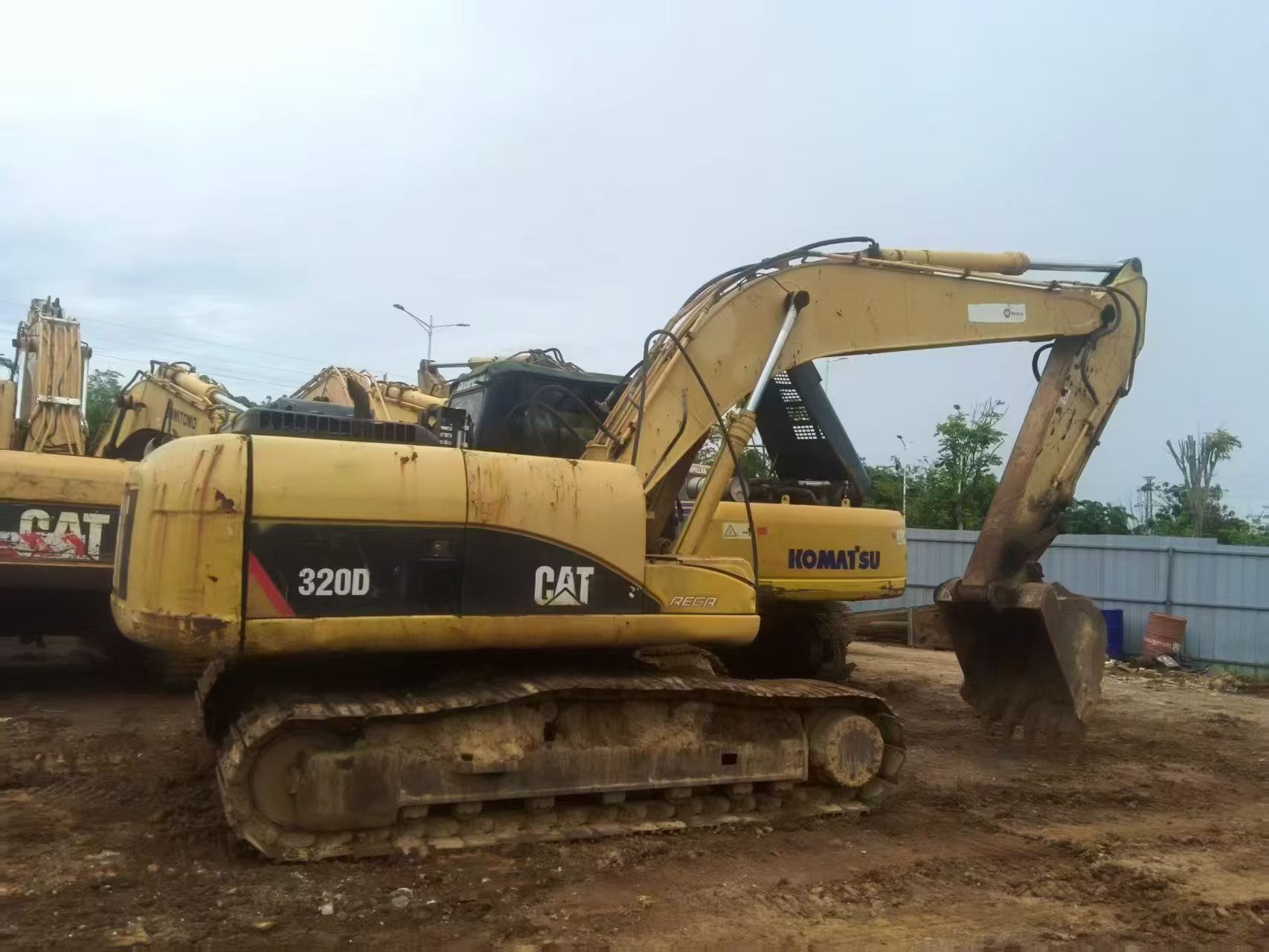 Buy Caterpillar 320D Used Excavator / 9
