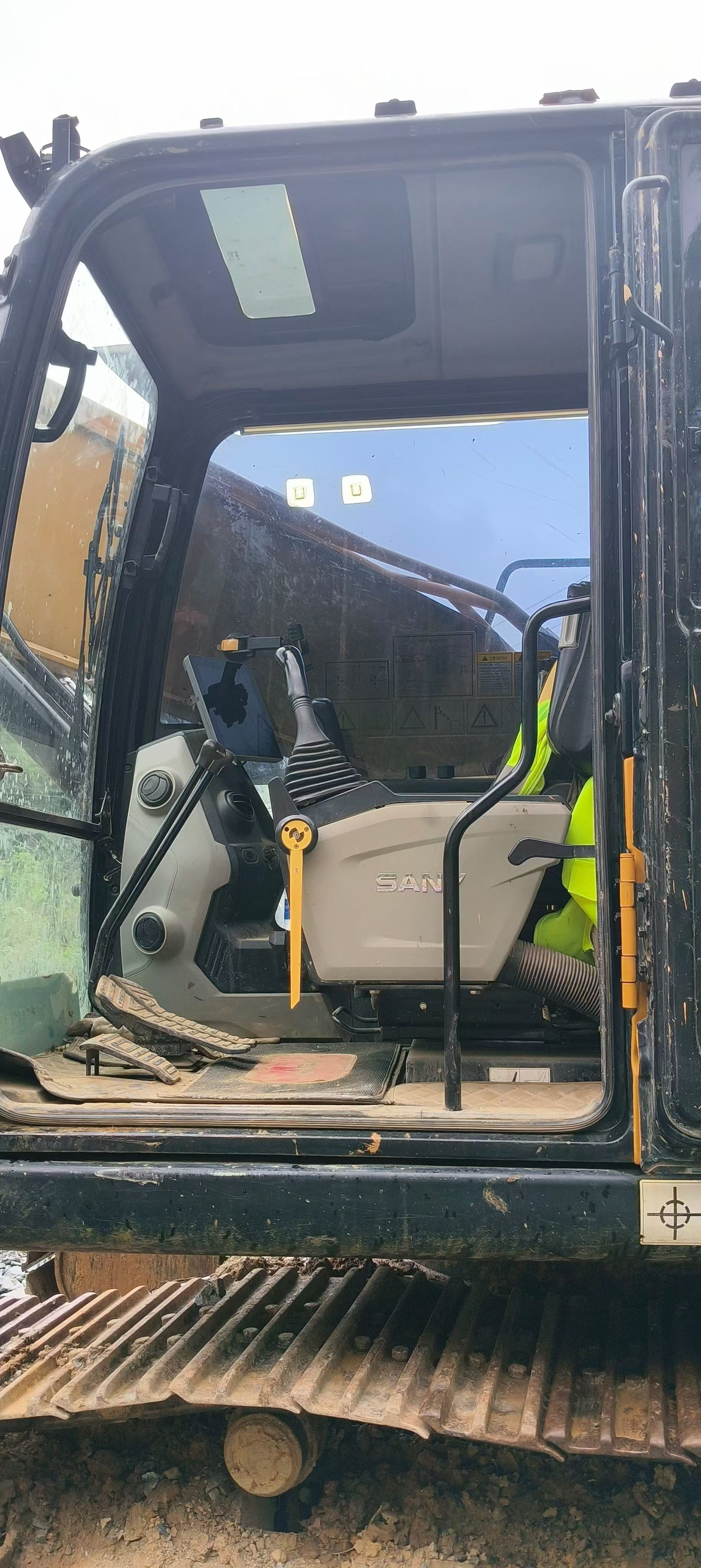 Buy Sany SY200C Used Excavator / 1