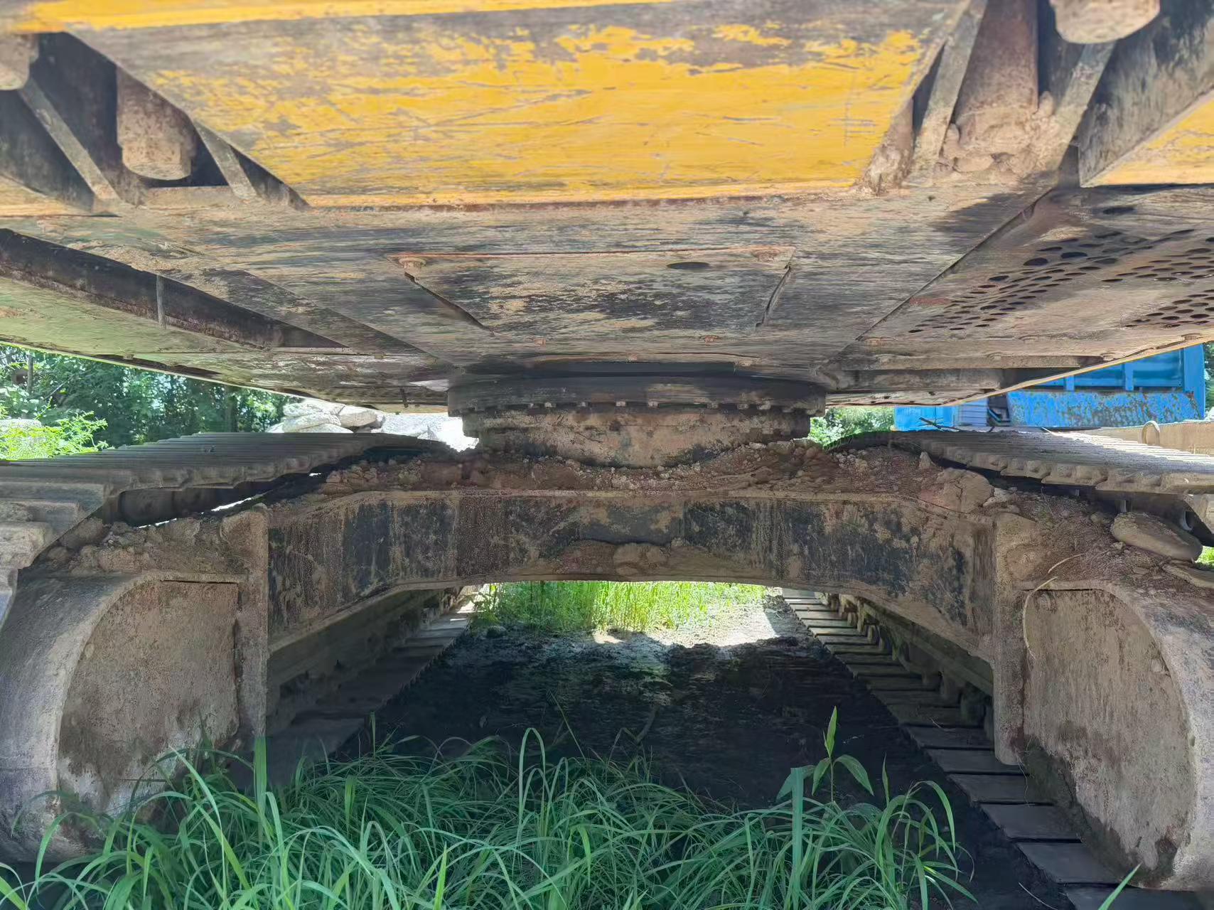 Buy Sumitomo SH200A5 Used Excavator / 2 Buy Sumitomo SH200A5 Used Excavator / 2